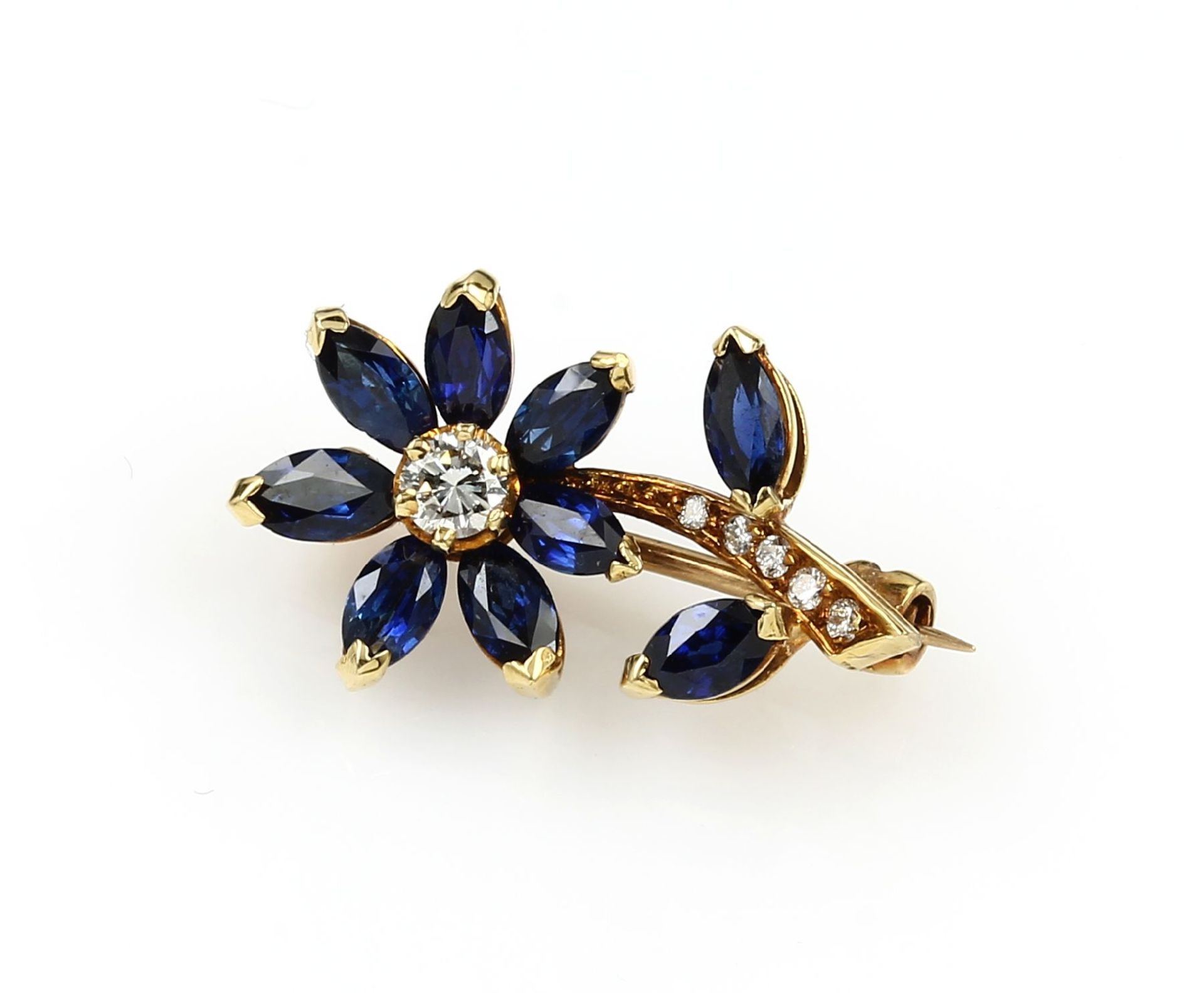 18 kt gold brooch "flower" with sapphires and brilliants , with 9 fine pailin sapphire marquises