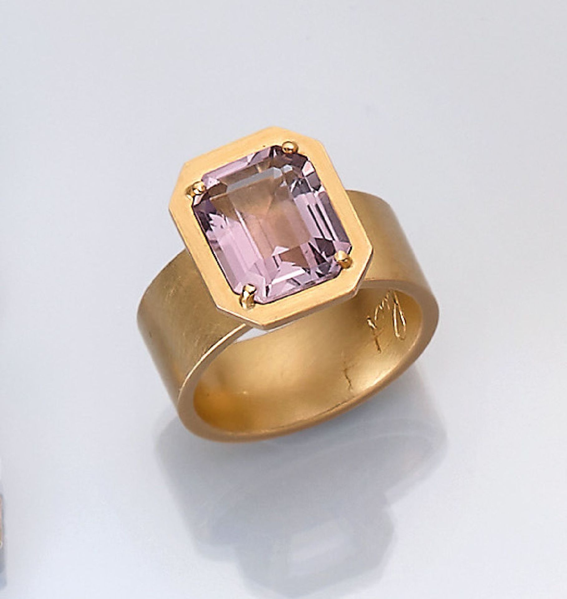 18 kt gold designer ring with amethyst , design Rut Fröhlich, gift to her grandma, 2003, Emerald Cut