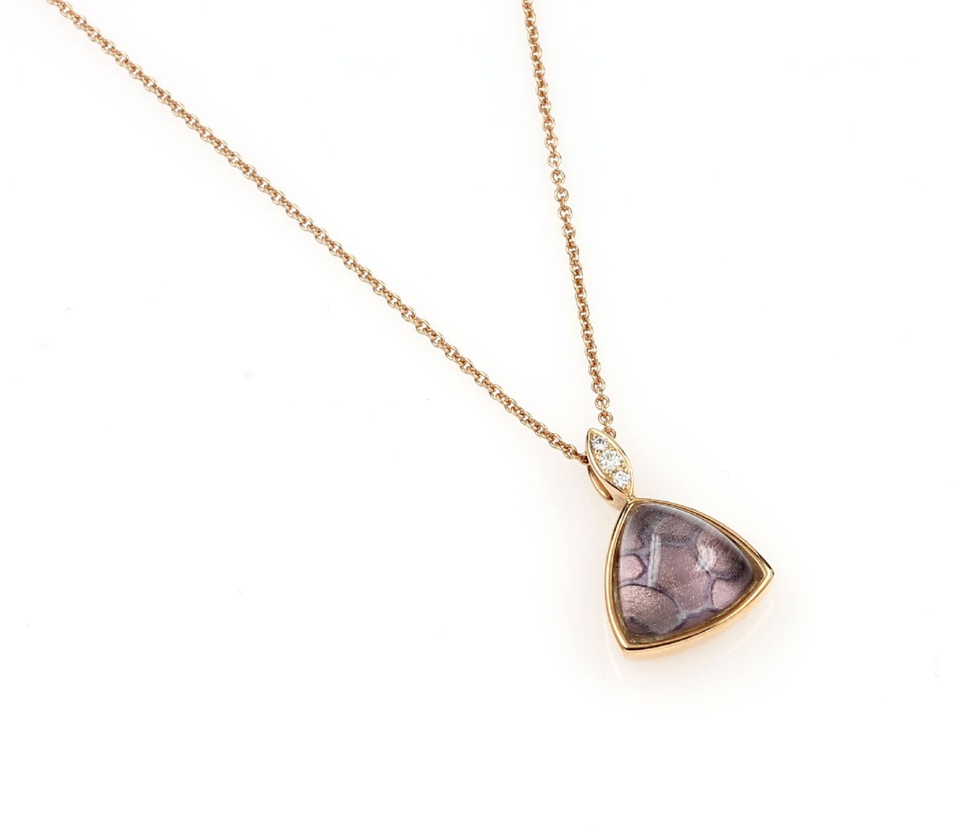 18 kt gold LEO WITTWER pendant with brilliantsand enamel , YG 750/000, purple coloured enameled,