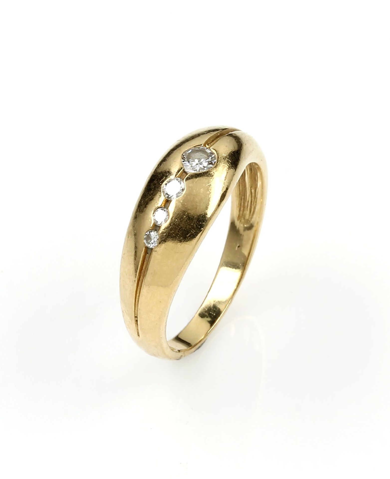 18 kt gold ring with brilliants , YG 750/000, asymm. splint, 4 brilliants total approx. 0.16 ct