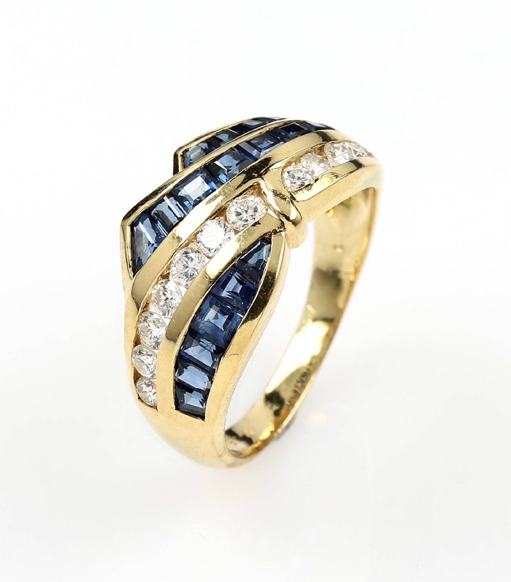 18 kt gold ring with sapphires and brilliants , YG 750/000, 12 brilliants total approx. 0.80 ct
