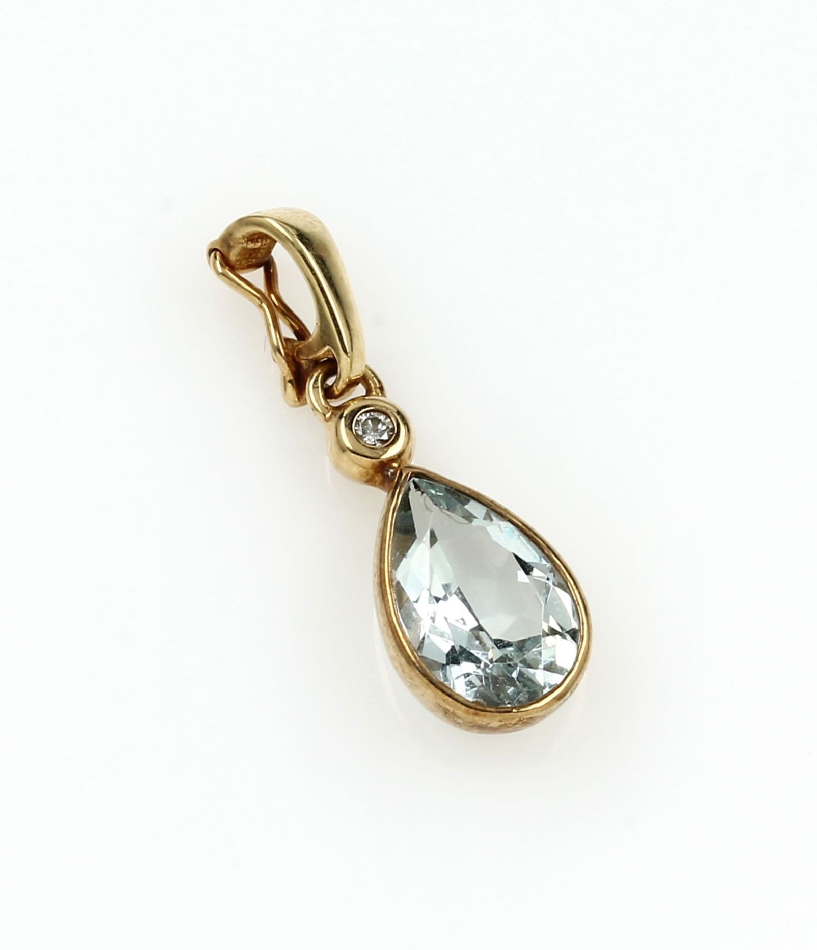 18 kt gold clip pendant with aquamarine and brilliant , YG 750/000, brilliant approx. 0.04 ct,