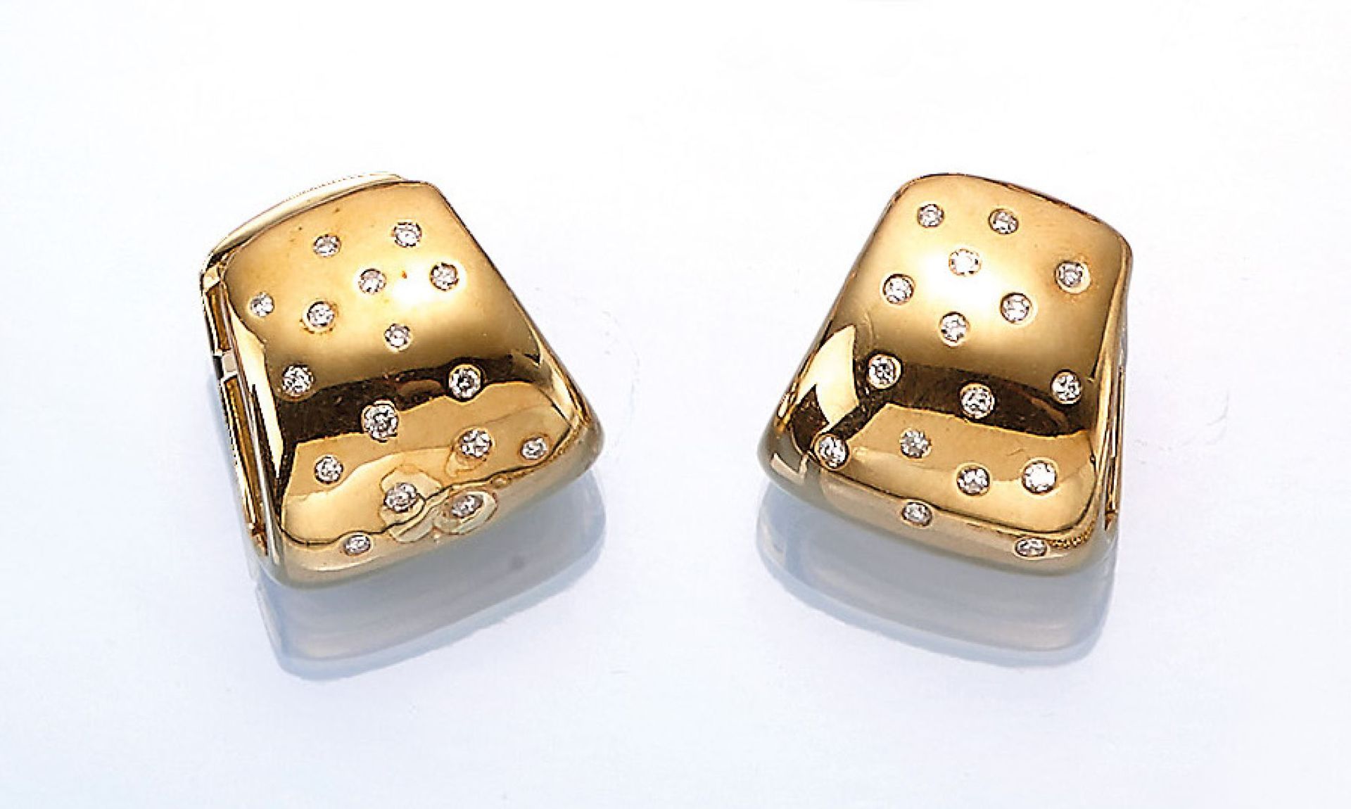 Pair of 18 kt gold earrings with brilliants , YG 750/000, brilliants total approx. 0.50 ct