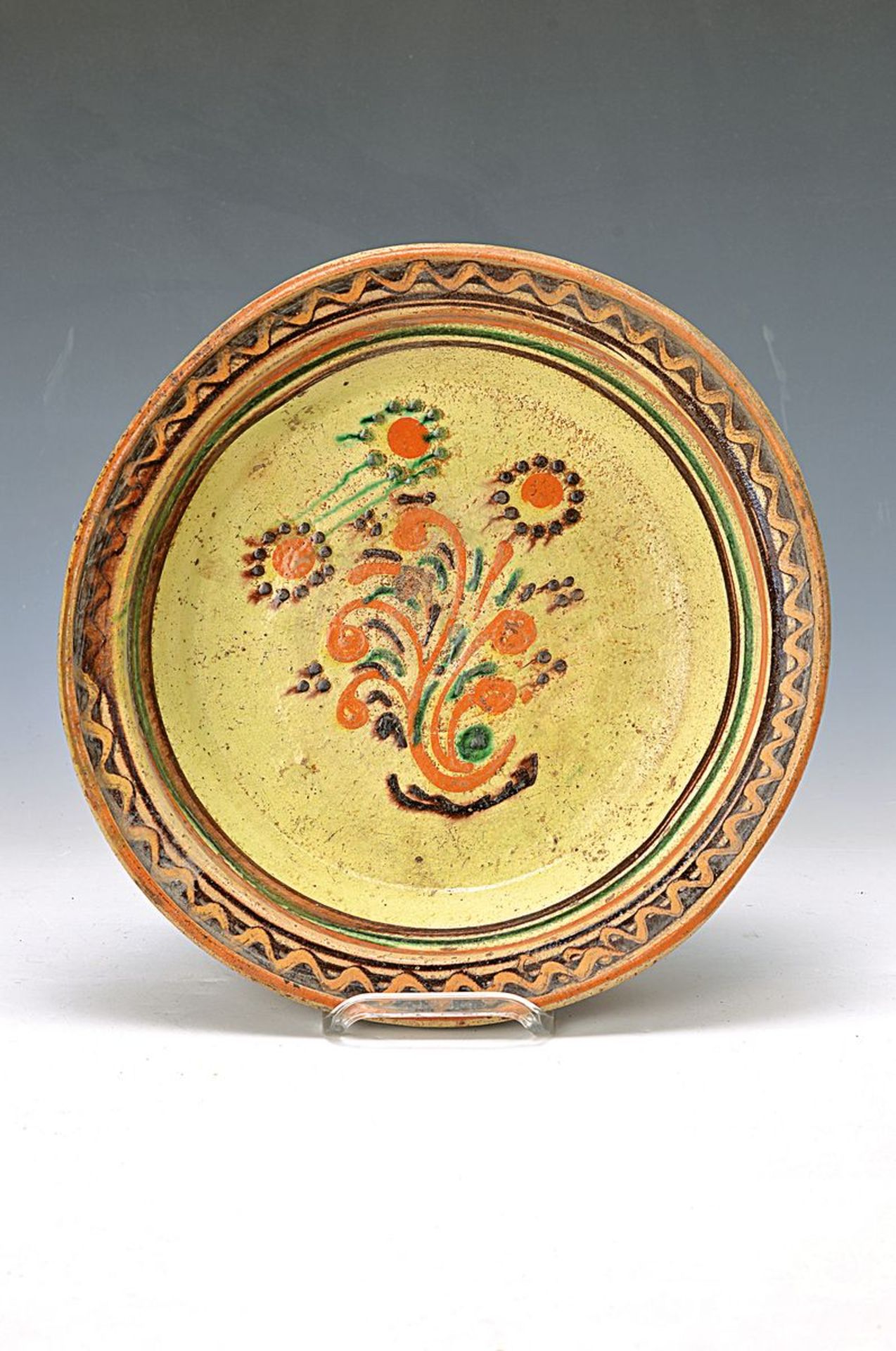 ceramic bowl, Palatinate, probably Alzey around 1830-50, high drawn edge, bright yellowground with