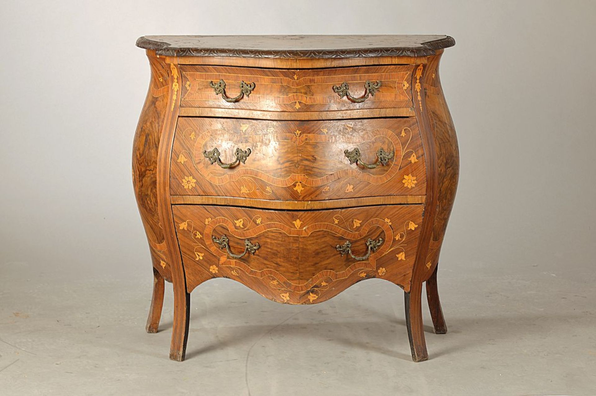 chest of drawers, Italy, around 1900, after Florentine model, veneered with walnut, rosewood and