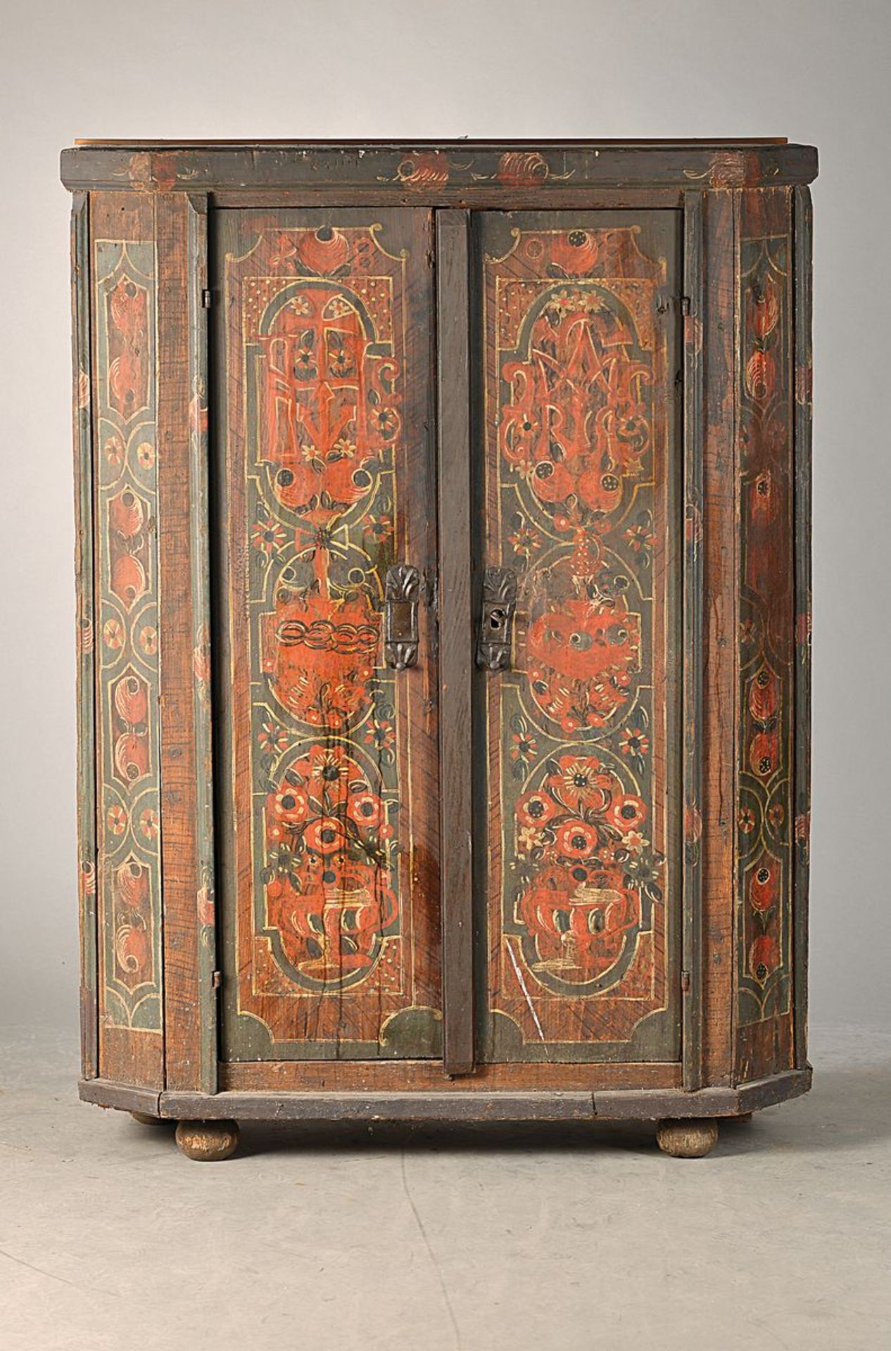 probably Landshut cupboard, dat. 1808, straight cornice, slightly sloped sides edges,profiled door