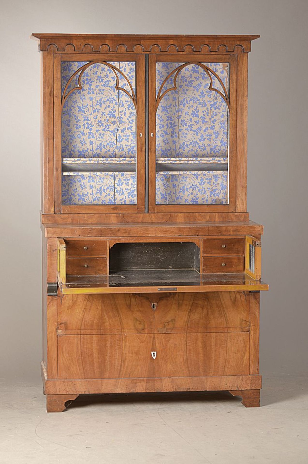 writing chest of drawers with upper cabinet, Austria, around 1820, walnut veneer, three drawers with