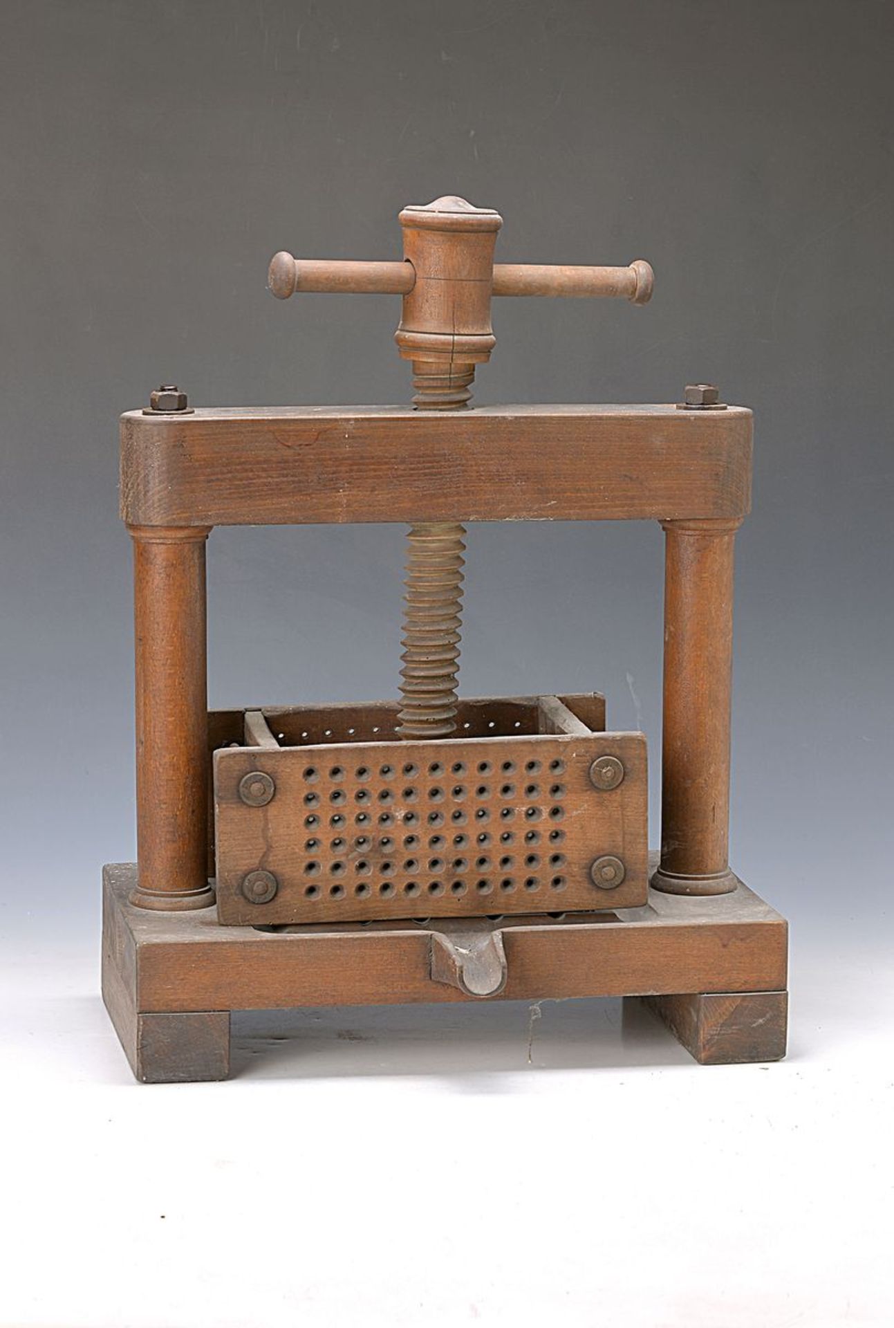 Grape press, probably Palatinate around 1820/30, for small quantities, softwood, accessories,