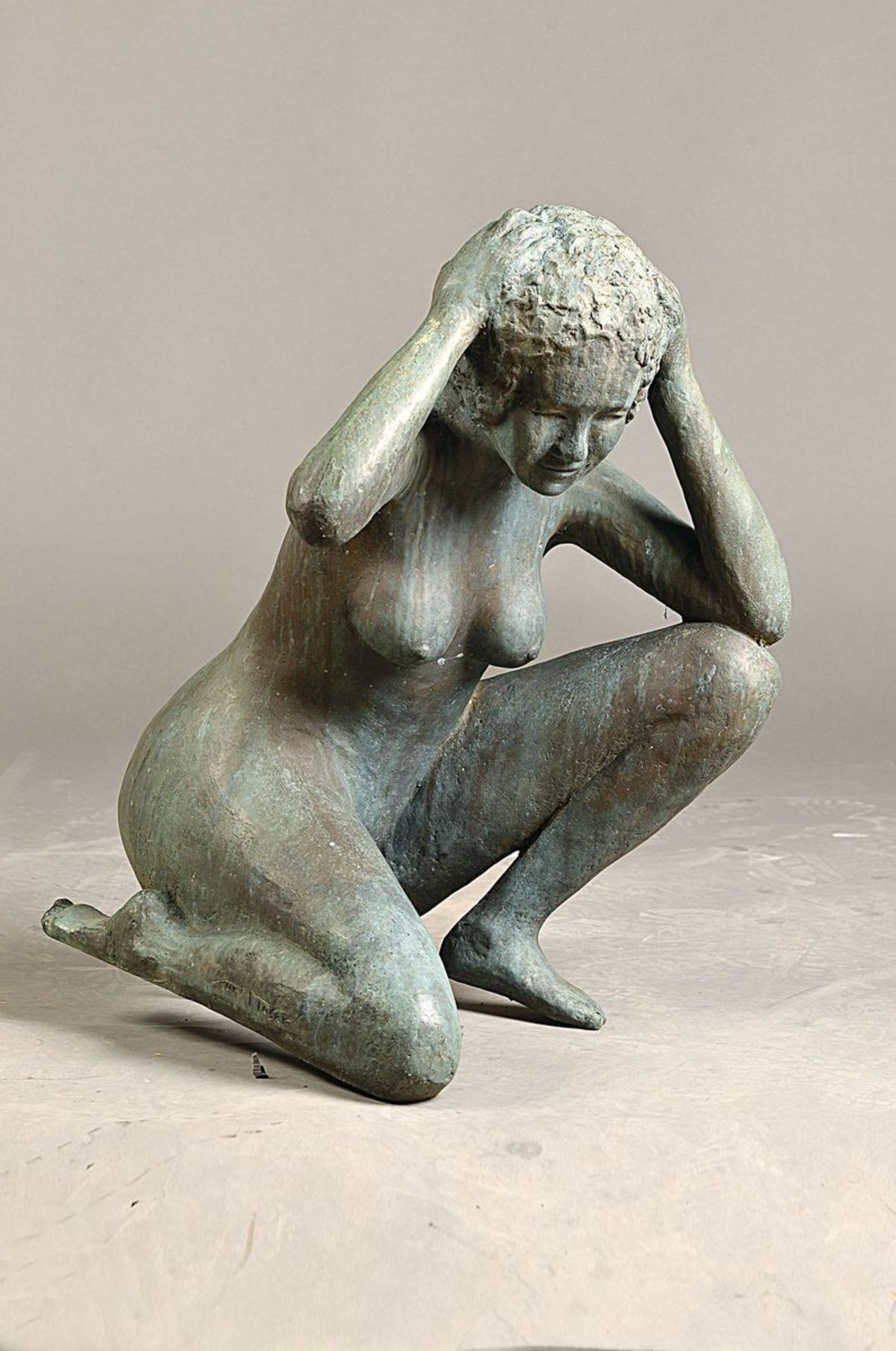 Large bronze sculpture of Kurt Moser (1926 - 1982), squatting female nude, signed, caster stamp