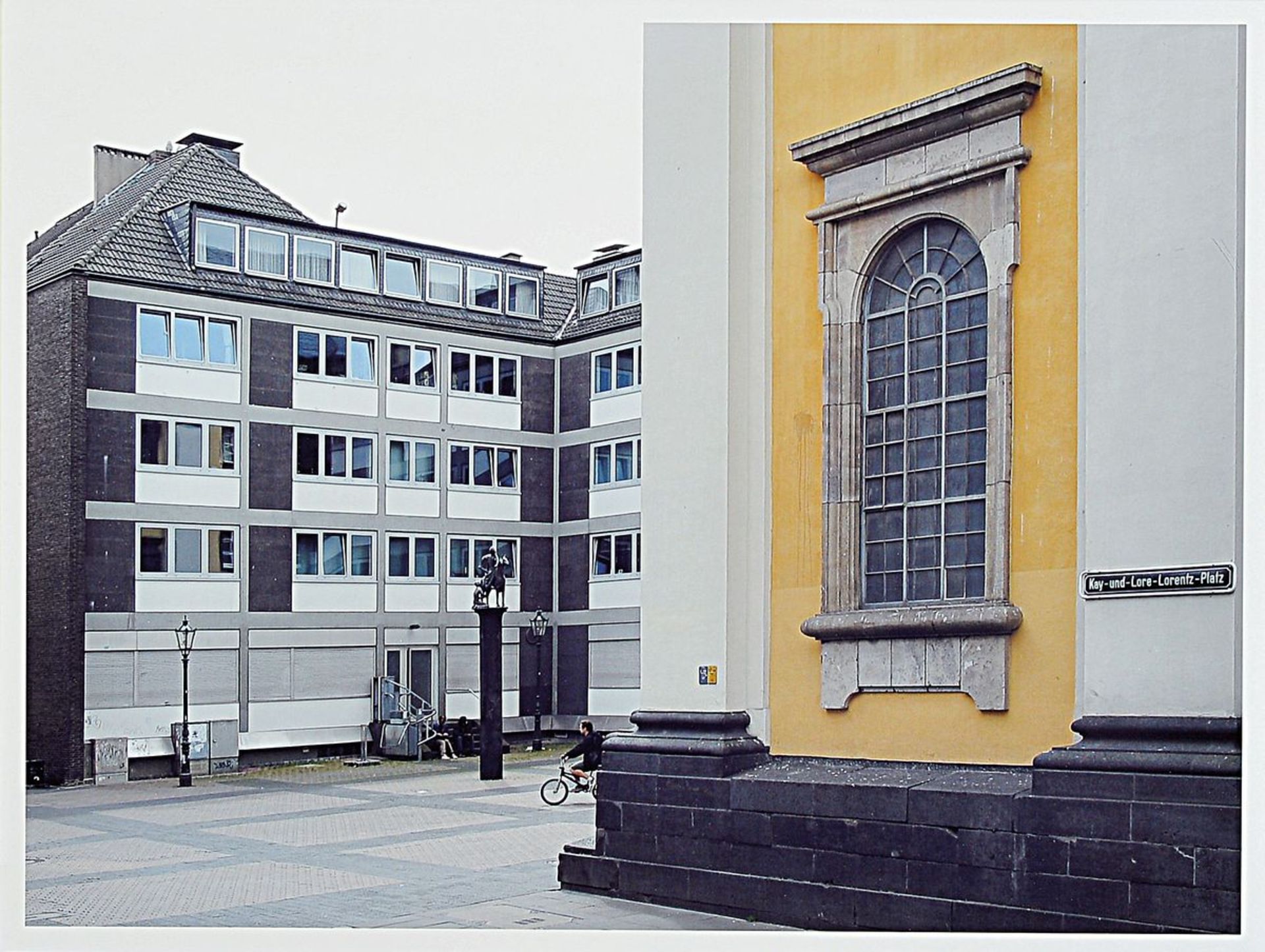 Thomas Struth, born 1954, # "Düsseldorf Altstadt #", signed by hand and numbered 11/50, 40 x 50