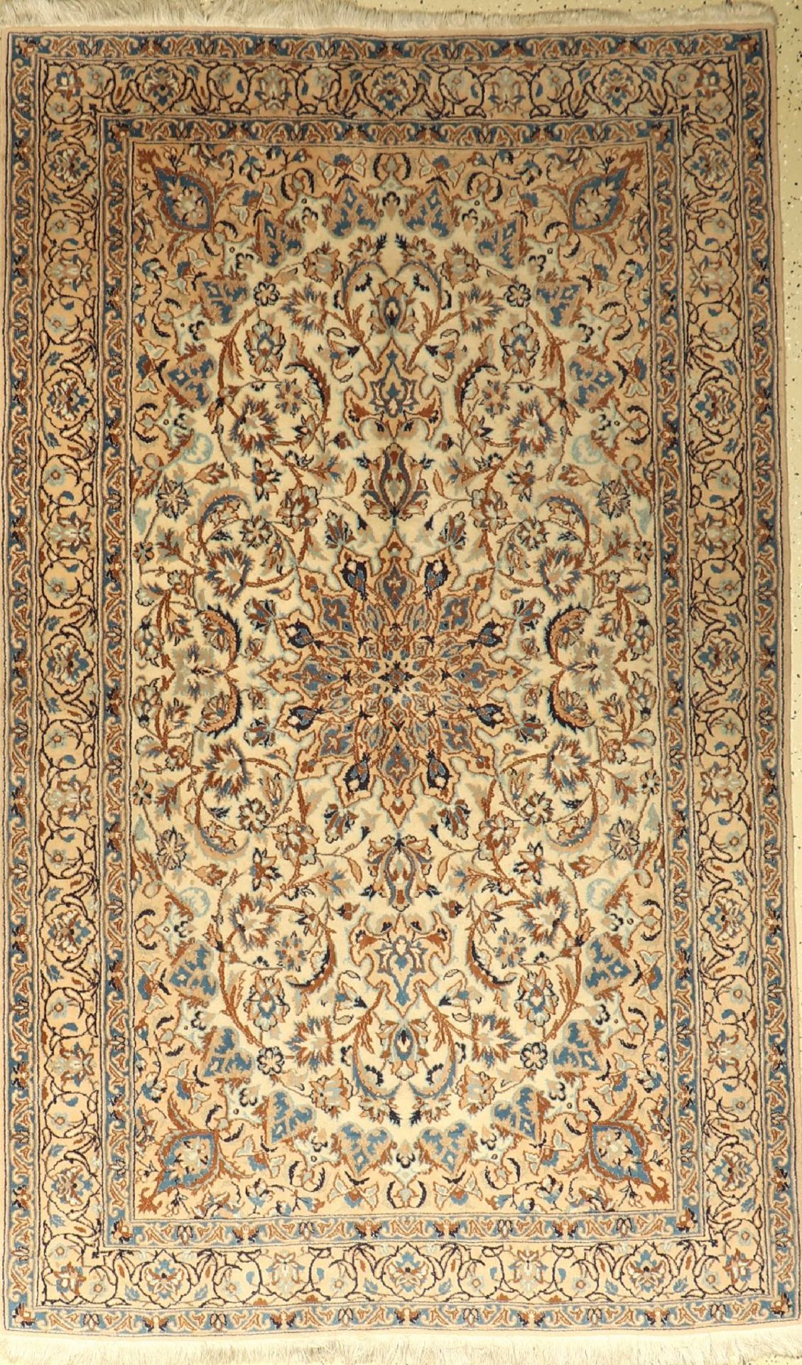 Nain, Persien, ca. 50 Jahre, Wolle mit Seide, ca. 208 x 127 cm, EHZ: 2-3