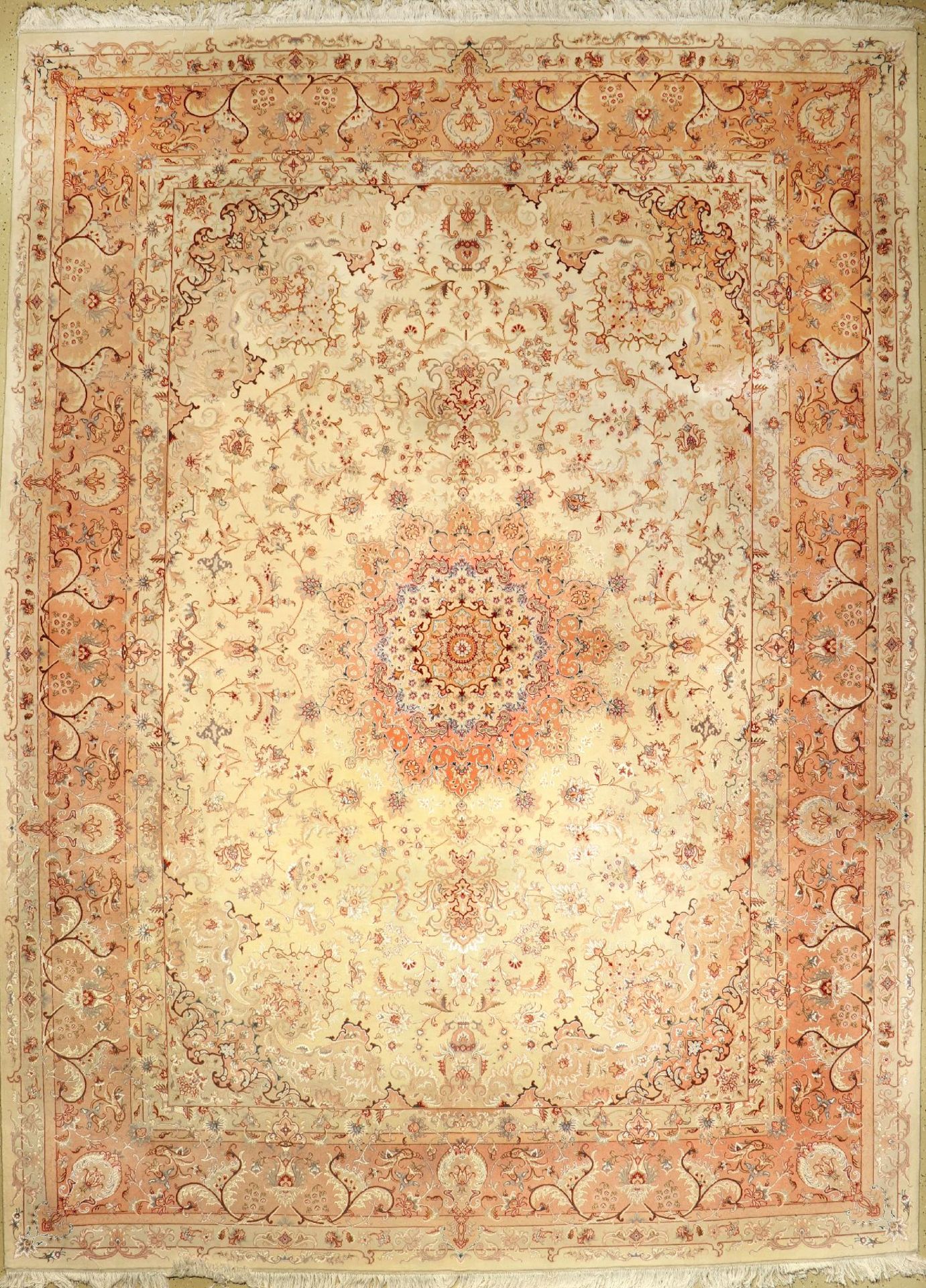 Täbriz fein (50 RAJ), Persien, ca. 40 Jahre, Korkwolle mit Seide, ca. 404 x 300 cm, EHZ: 2-3