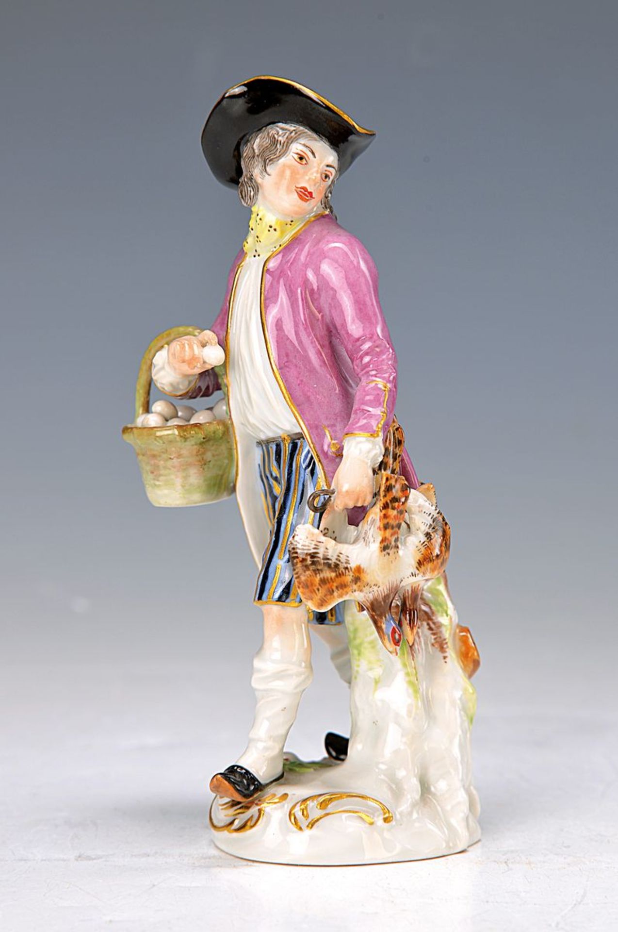 Porzellanfigur, Meissen, Mitte 20. Jh., Cris de Paris, Geflügelverkäufer, Entwurf Kaendler, l. an