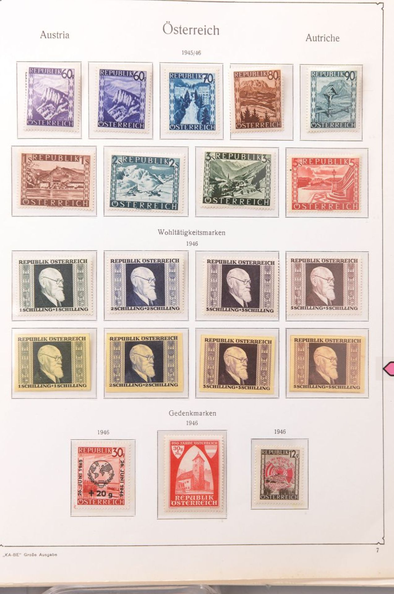 Zwei Briefmarkenalben, Österreich, 1945- 1990, komplett postfrische Sammlung untergebracht in zwei