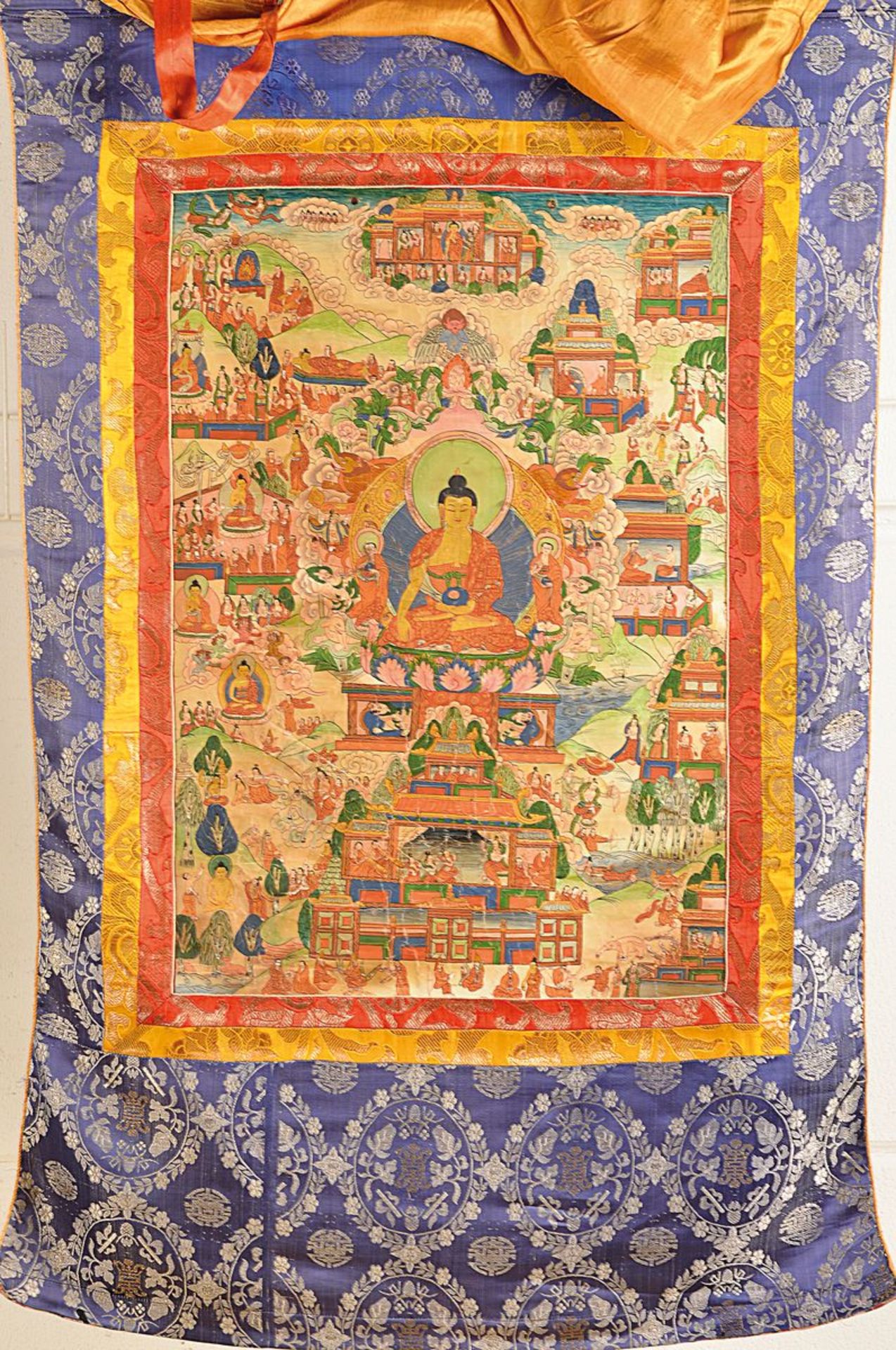 Großer Thangka, Nepal, um 1900 oder später, meditierender Buddha auf Lotussockel,