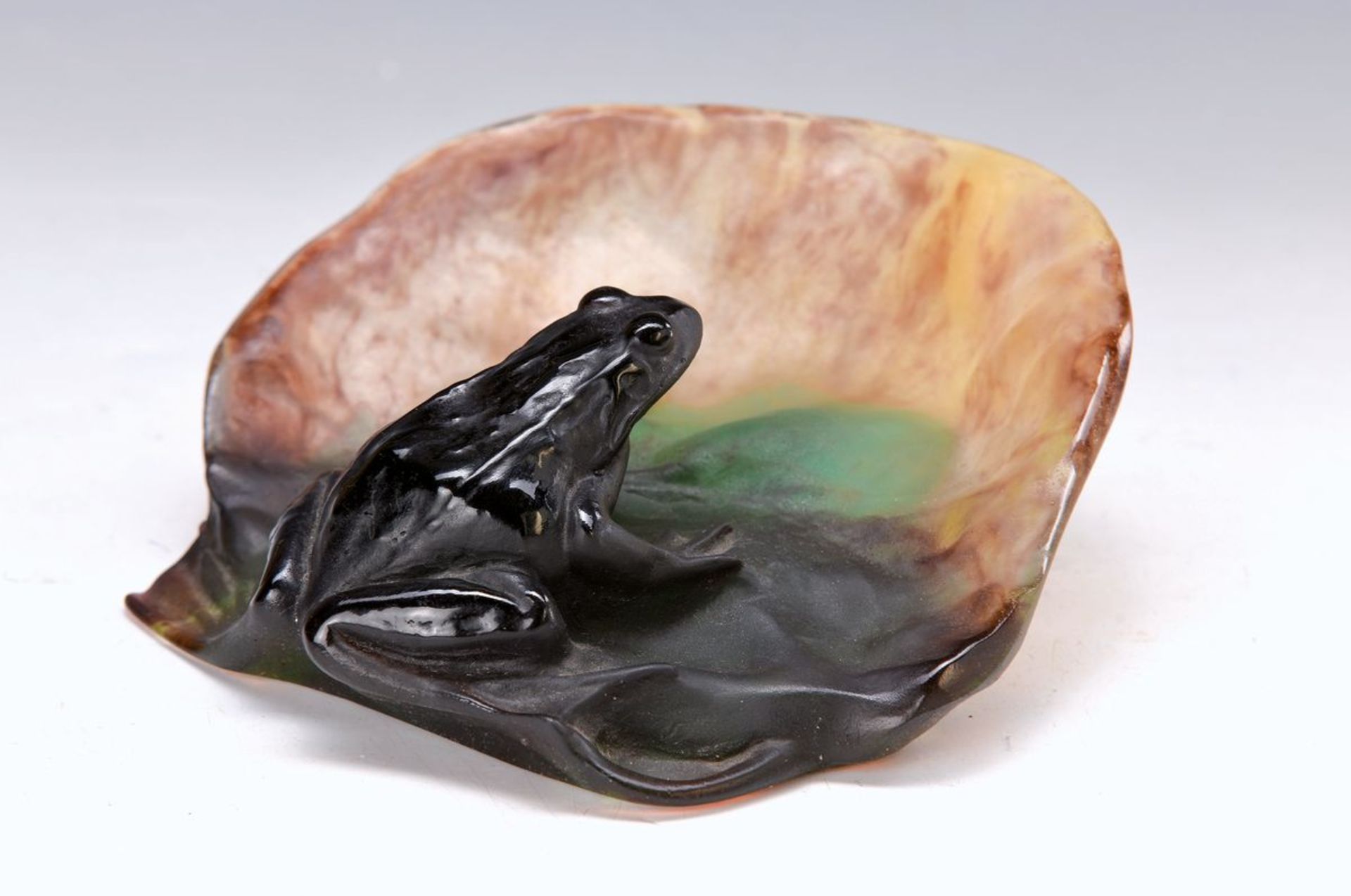 Zierschale, Daum Nancy, 2. H. 20. Jh., blattförmige Schale mit plastischem Frosch, pate-de-Verre,