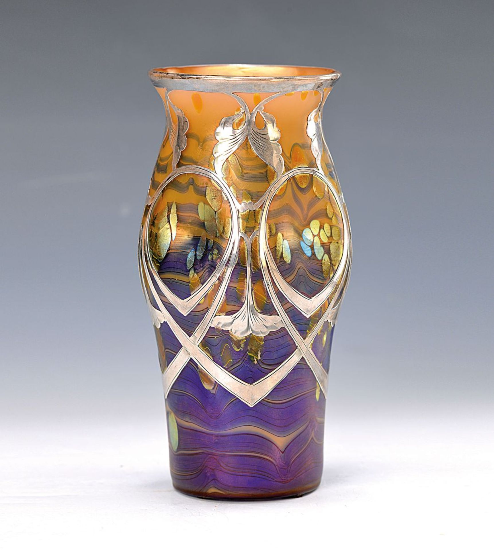 Vase, Loetz Witwe Klostermühle, um 1900-1905, Modell "neurot Cytisus", farbloses Glas mit