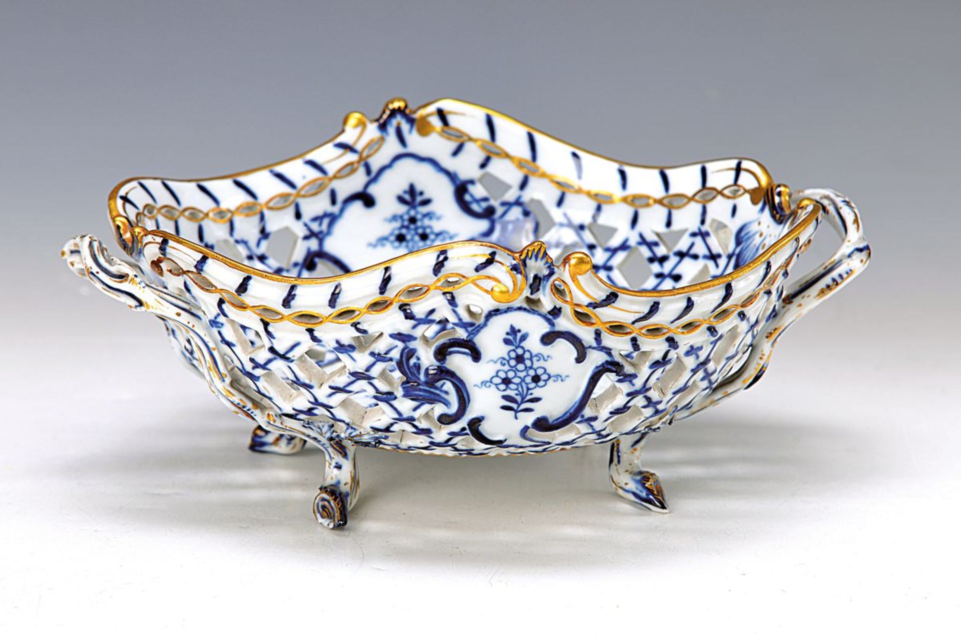 Anbietschale, Meissen, um 1850-60, Porzellan, blaues Zwiebelmuster unter der Glasur, Goldränder, ca.