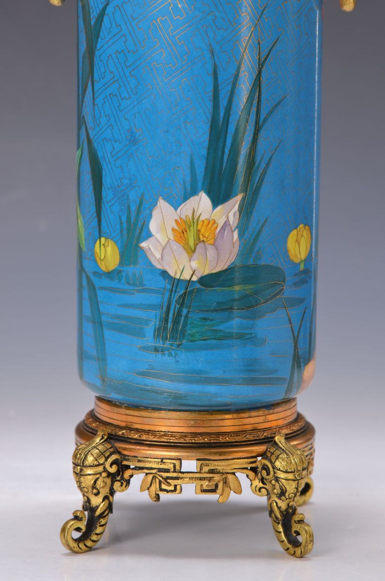 Vase, Choisy, um 1900, Fayence im Cloisonné-Email-Dekor, im asiatischen Stil, blaugrundig mit buntem - Bild 2 aus 2