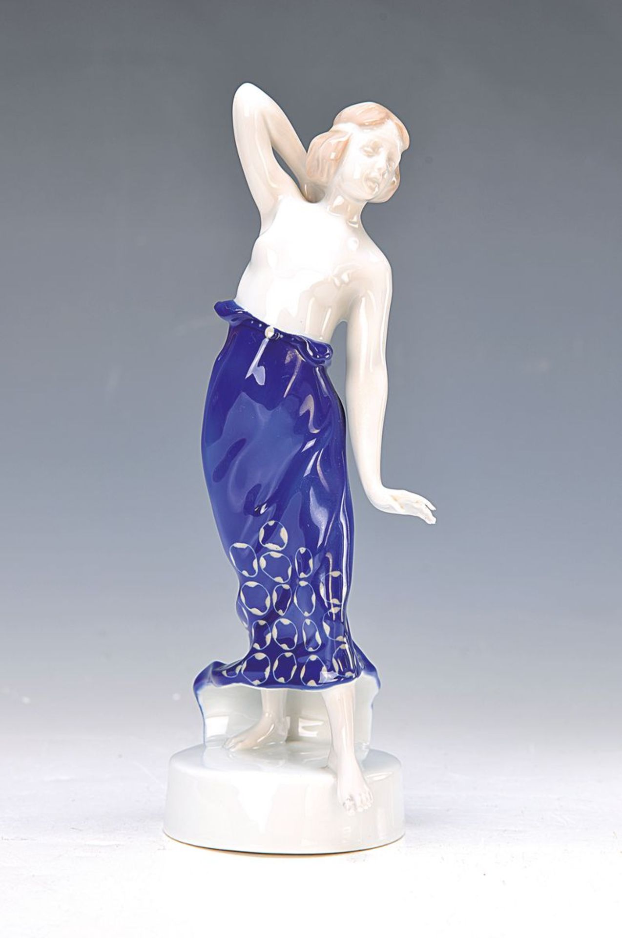 Porzellanfigur, Rosenthal, Selb Bavaria,, Entwurf Berthold Boeß, ab. 1914, "nach dem Bade",