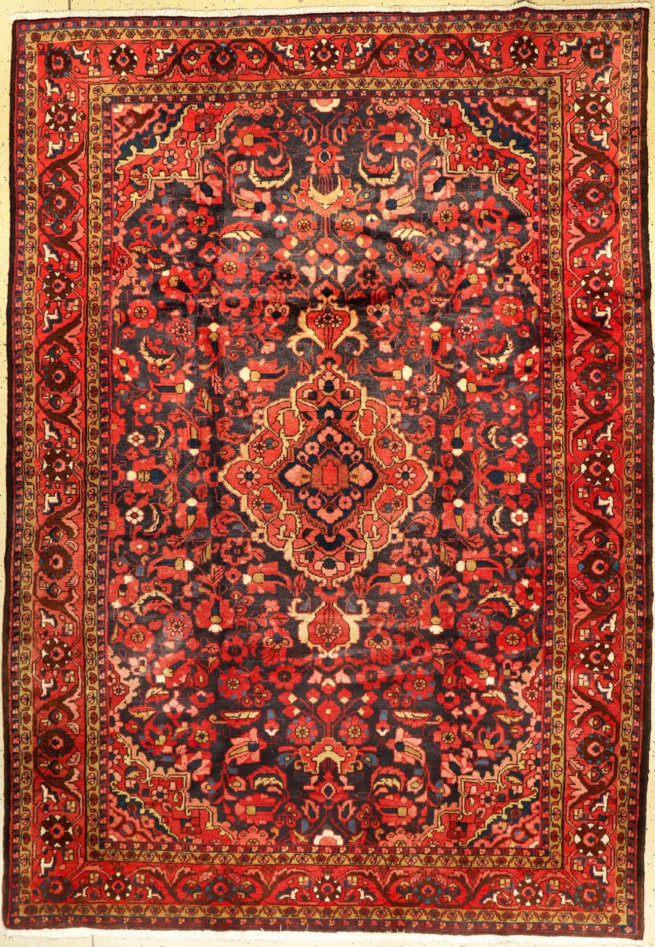 Nanaj, Persien, ca. 50 Jahre, Wolle auf Baumwolle, ca. 302 x 215 cm, EHZ: 2(verblasst)Nanaj, Persia,