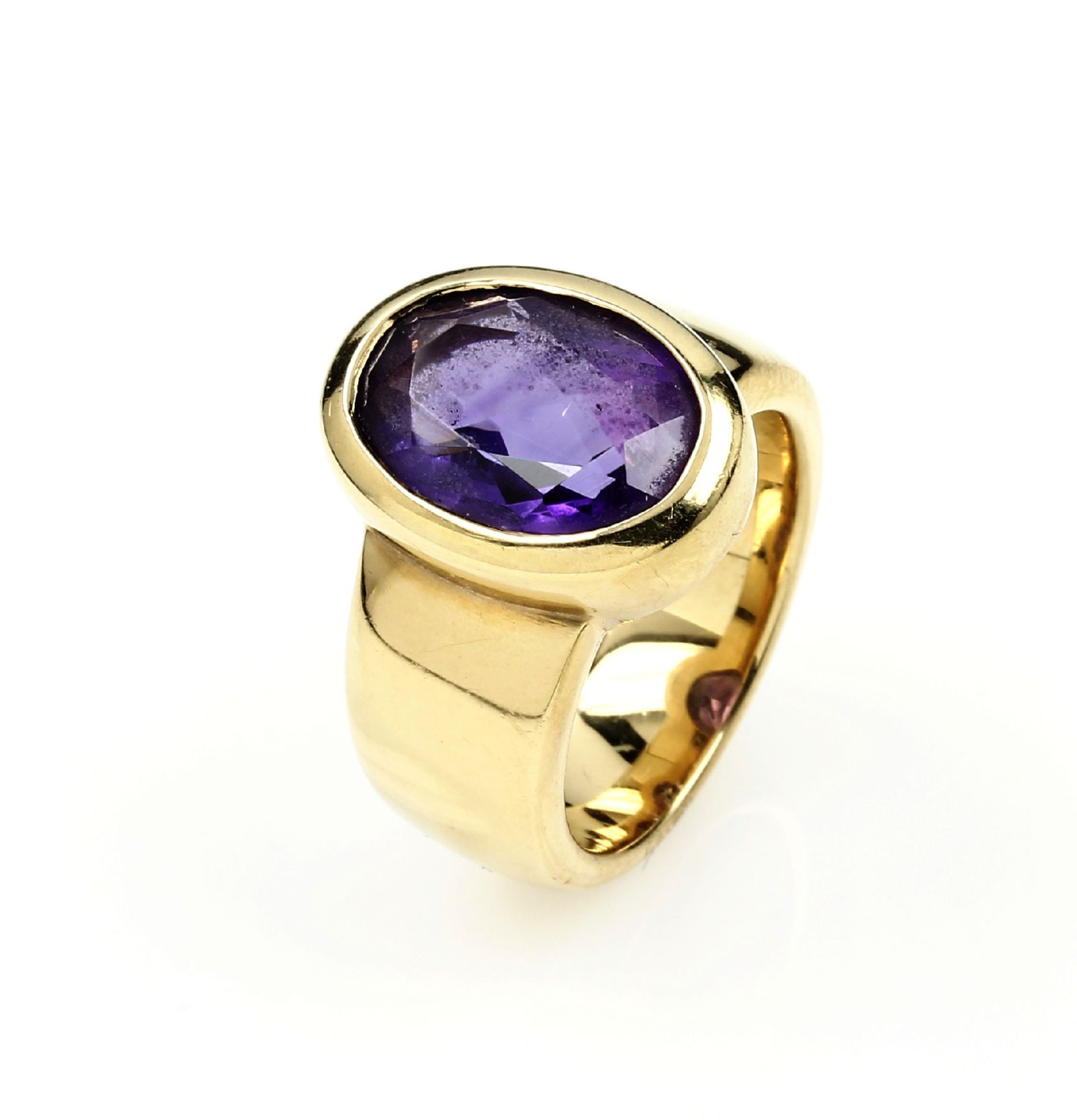 14 kt Gold Ring mit Amethyst, GG 585/000, ovalfacett. Amethyst ca. 8.0 ct, RW 53, ca. 17.8 g