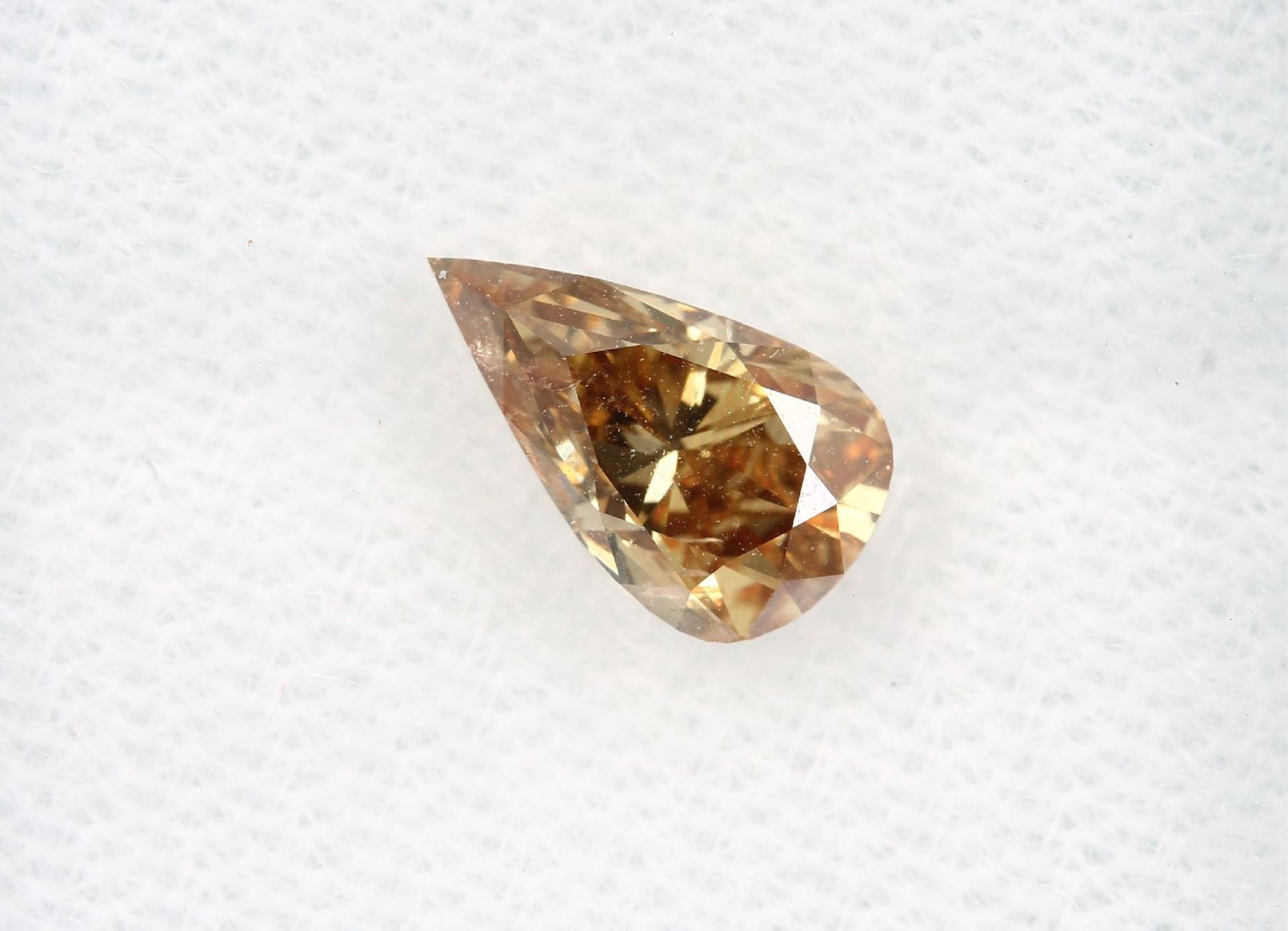 Loser Diamant, 1.01 ct Natural fancy deep brown-yellow, tropfenf. facett., 8.57 x 5.02 x 3.9 mm, mit