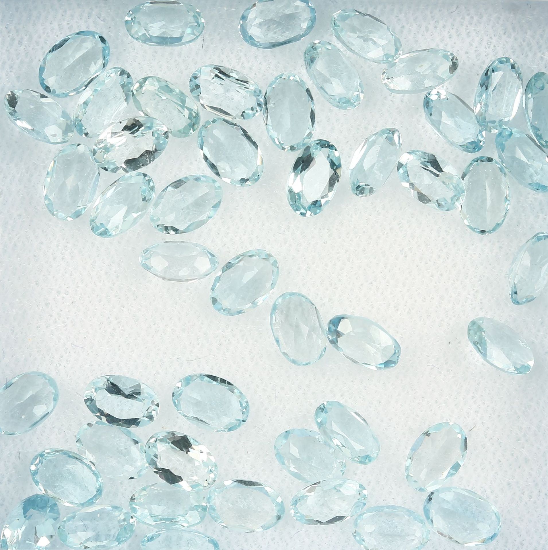 Lot lose facett. Aquamarine zus. 18.35 ct, überwiegend oval Schätzpreis: 1200, - EUR