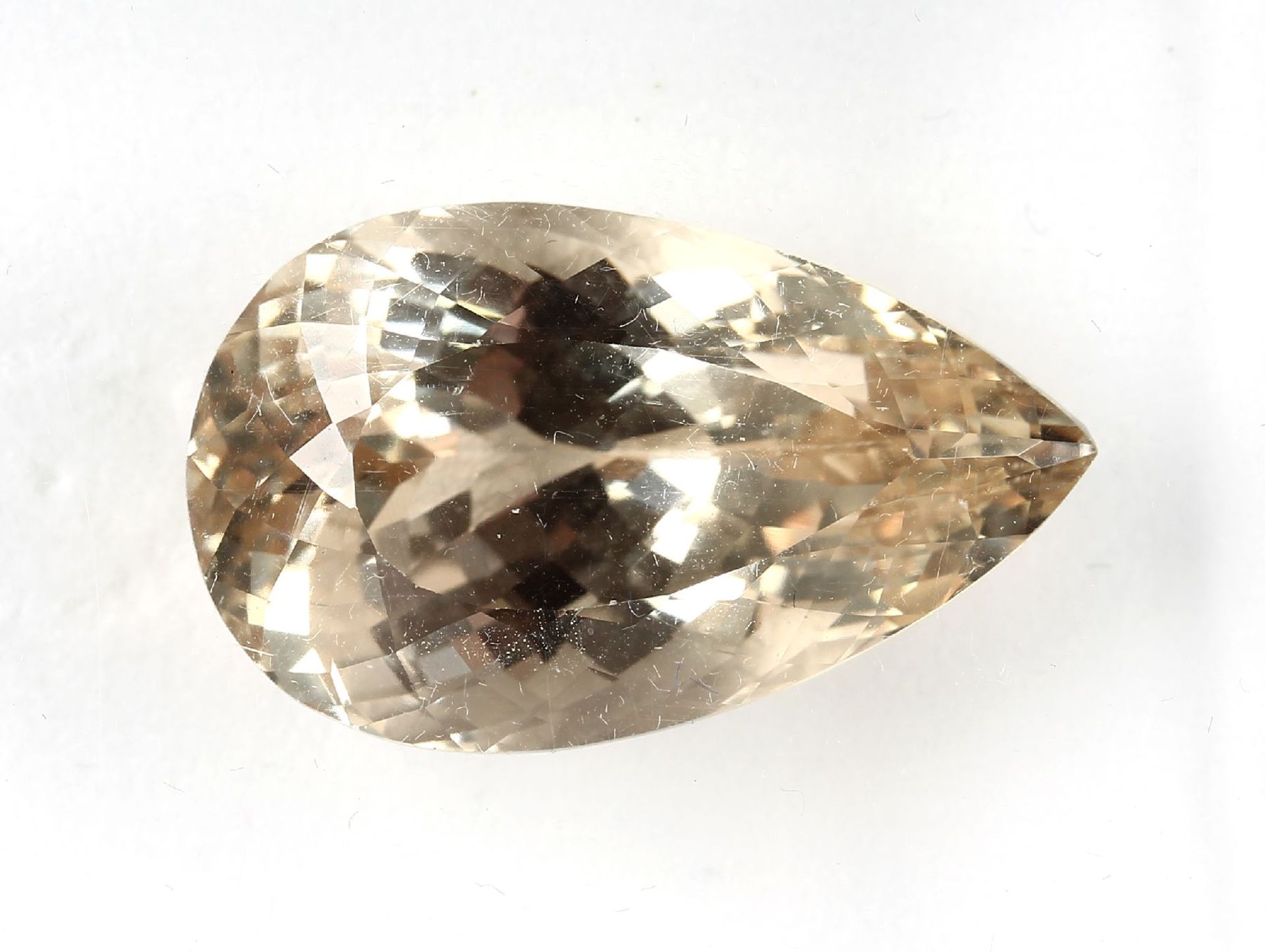 Loser facett. Kunzit, ca. 55.40 ct, tropfenf. Schätzpreis: 2600, - EUR