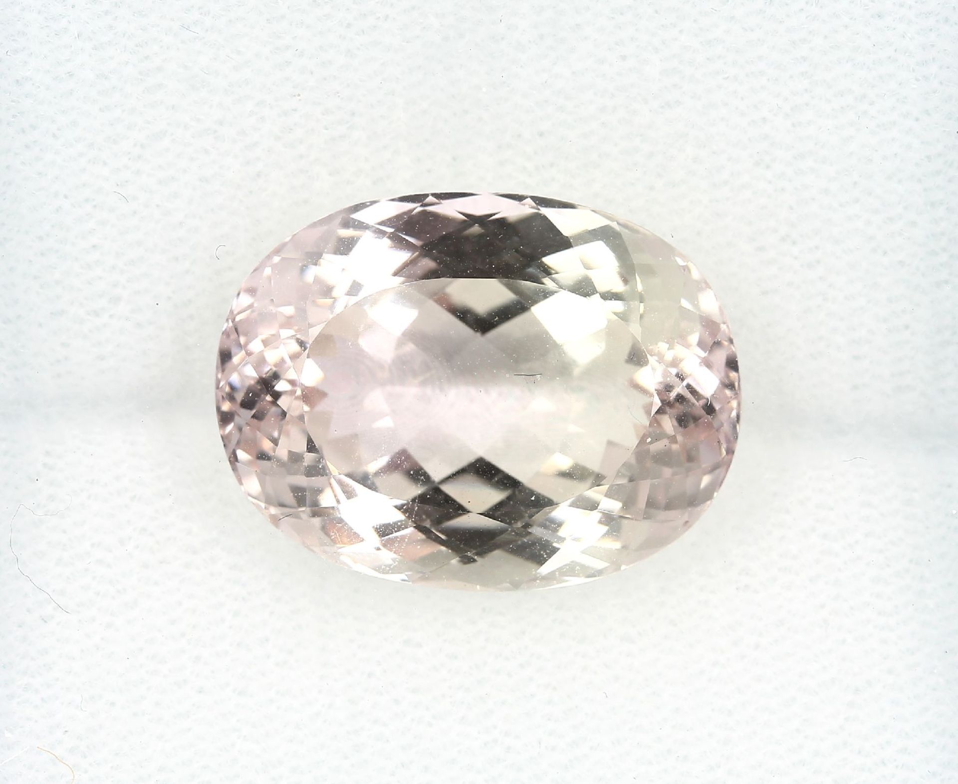 Loser ovalfacett. Kunzit 27.17 ct Schätzpreis: 900, - EUR