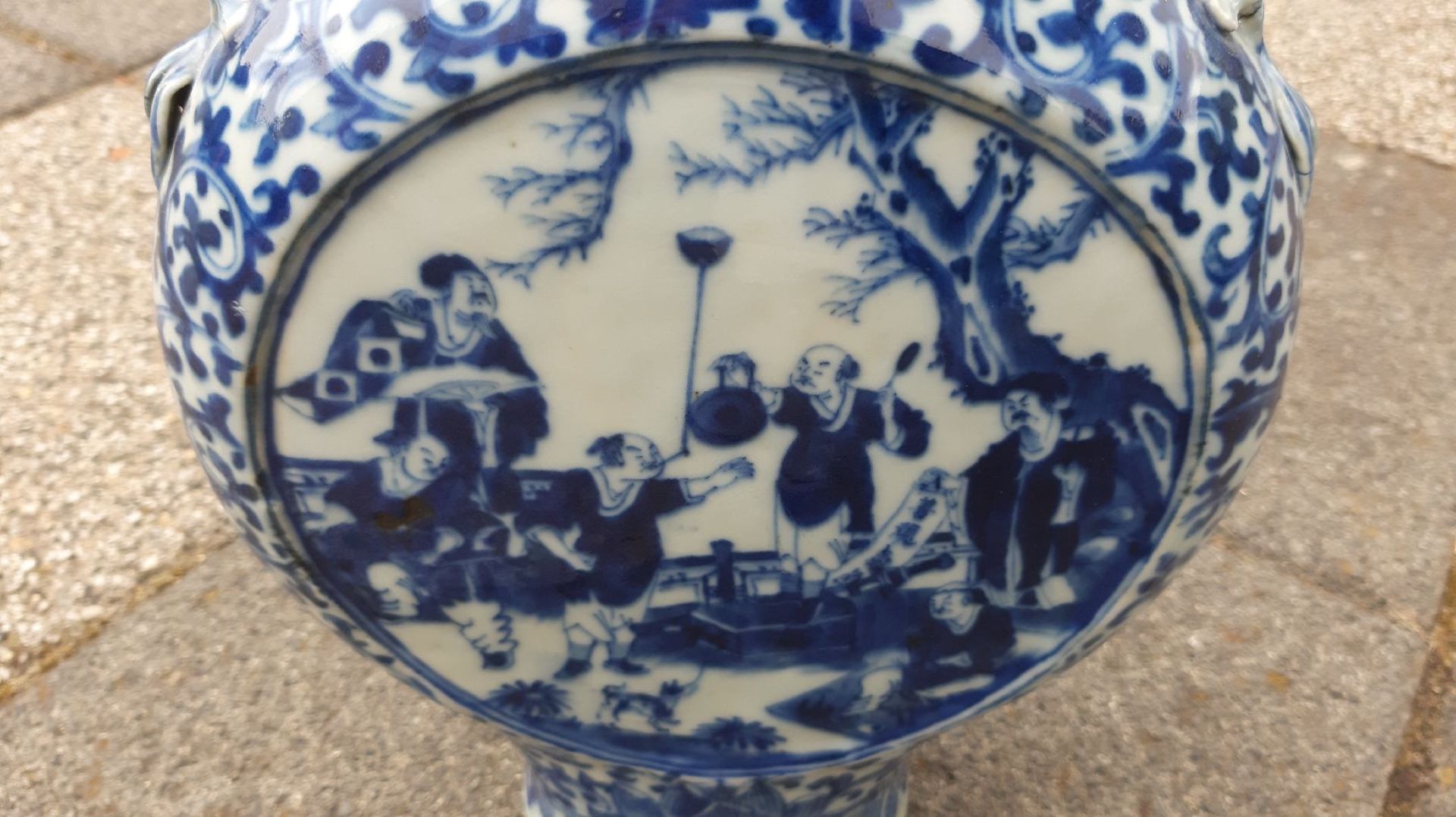 Pilgerflasche, China, um 1770/80, blaue Malerei, unter der Glasur Darstellung von Musikanten, gute - Bild 8 aus 8