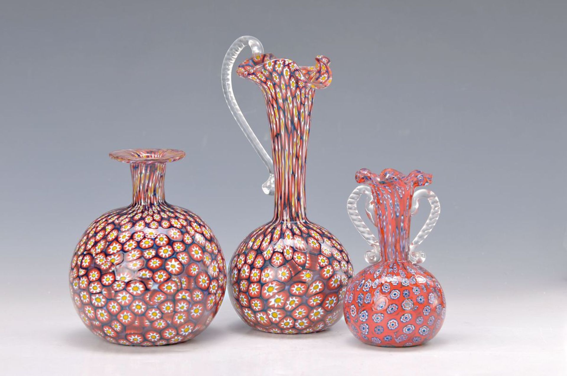 3 Vasen, Murano Italien, 20. Jh., farbloses mundgeblasenes Glas mit eingeschmolzenen bunten mille