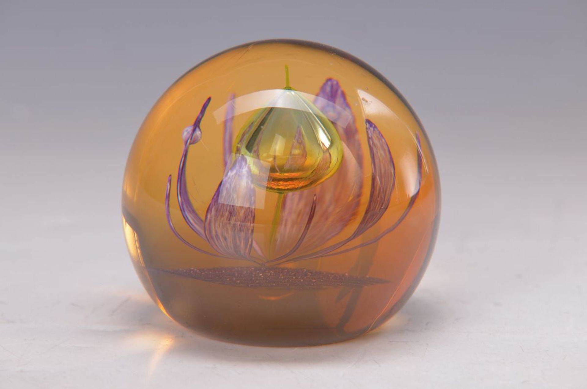 Paperweight "Golden Sunrise", Caithness Schottland, Nr. 444-750, bernsteinfarbenes Glas mit