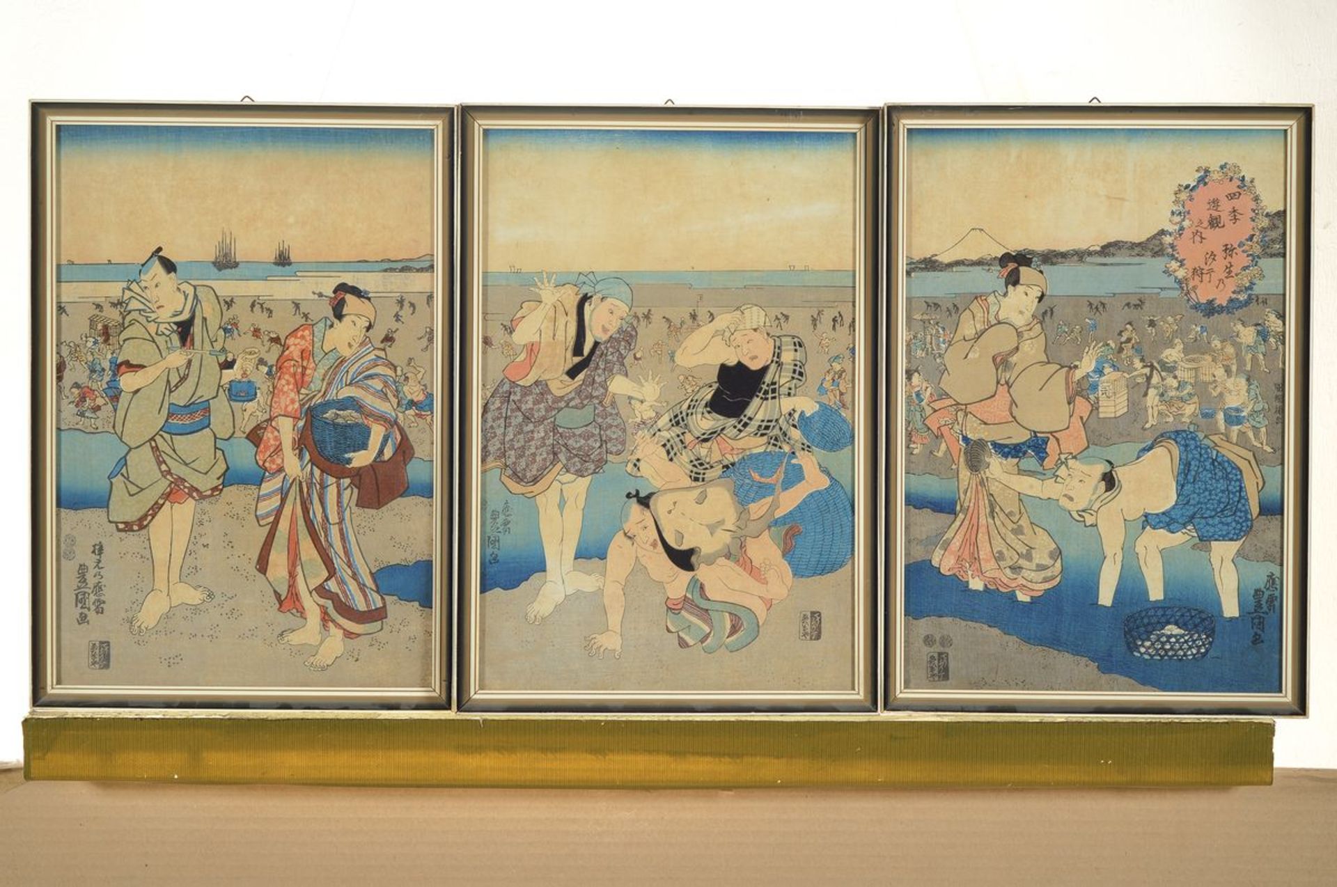 3 japanische Farbholzschnitte, Kunisada, um 1860, Szenen mit Muschelsammlern und Fischer, je ca.