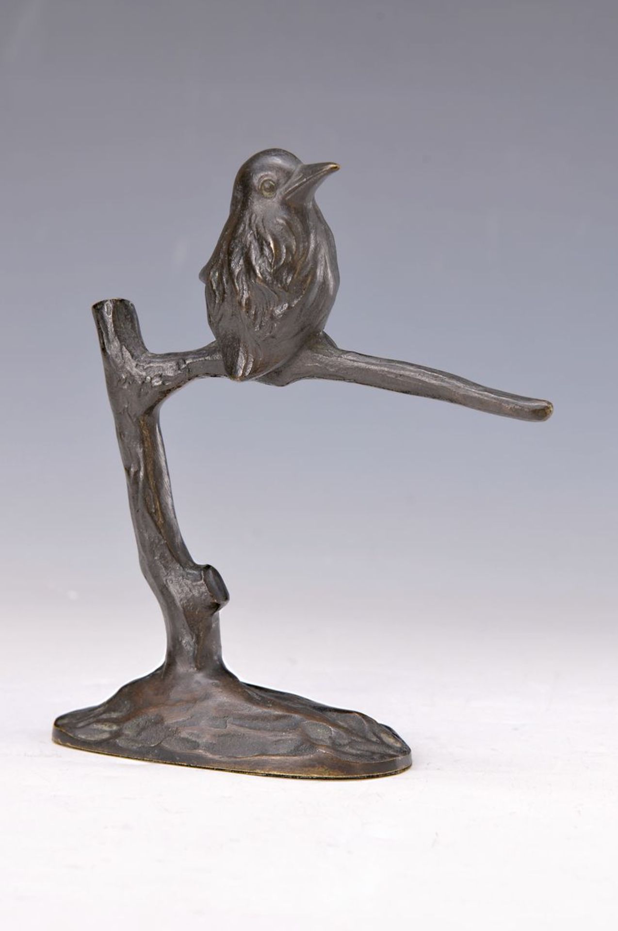 Bronzeskulptur, monogrammiert R.P., um 1910, Vogel auf Ast, H. ca. 17 cm