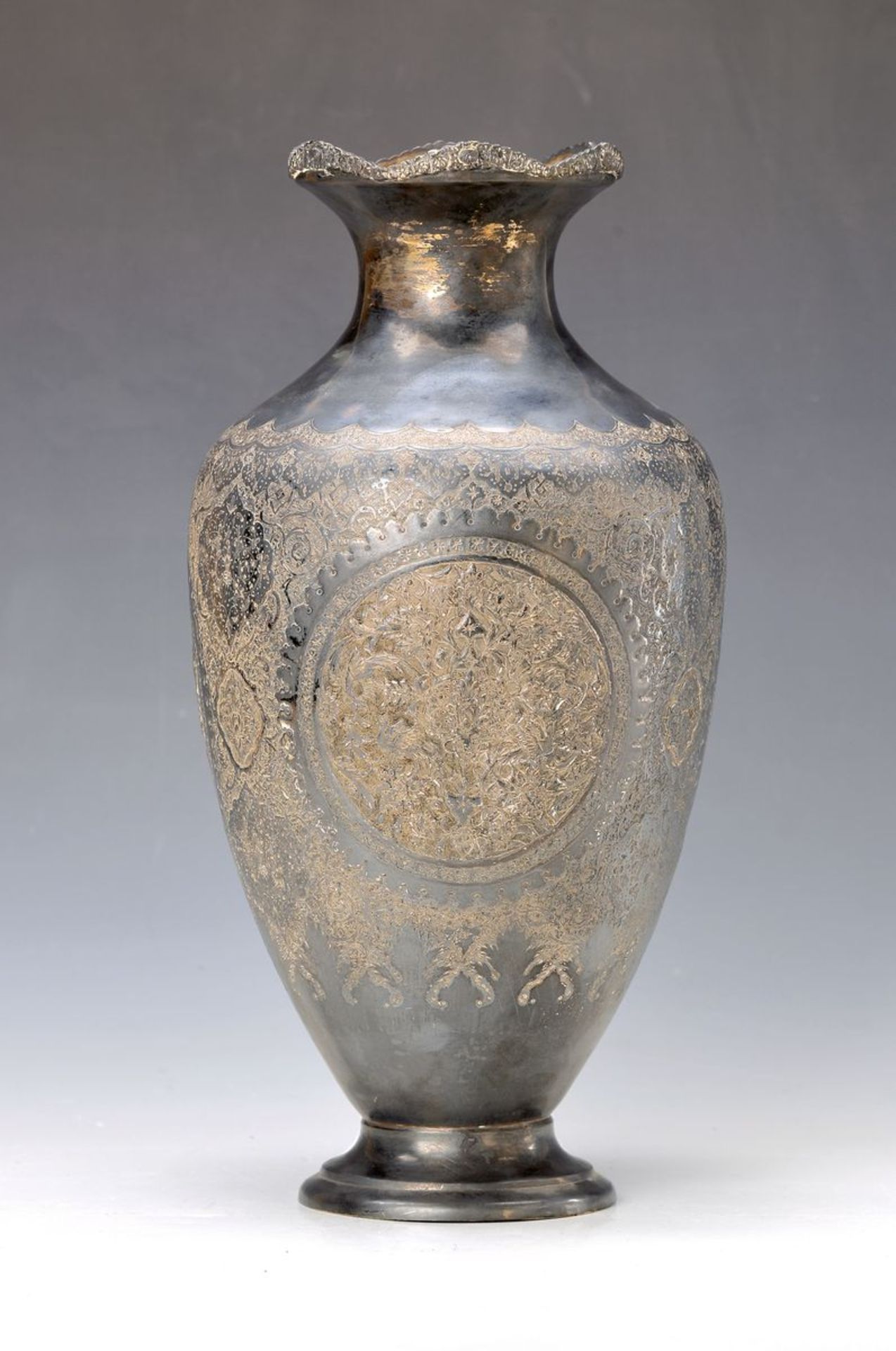 Vase, Persien, um 1950-60, Silber, reich graviert, Treibarbeit, H. ca. 36cm, ca. 1270g