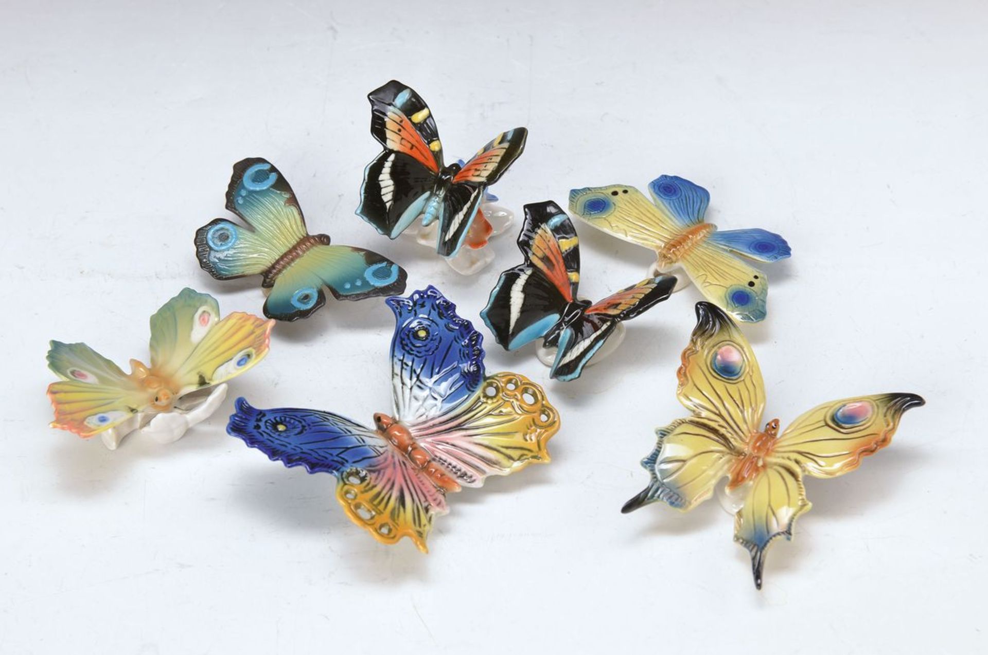 11 Porzellanfiguren, Ens Volkstedt, 20. Jh., Schmetterlinge, bunt bemalt, H. ca. 2-7cm