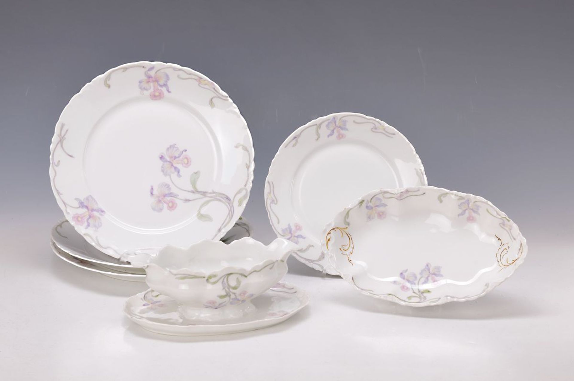 Teile eines Jugendstil-Service, Rosenthal, Modell Versailles, um 1900, Porzellan, pastellfarbener