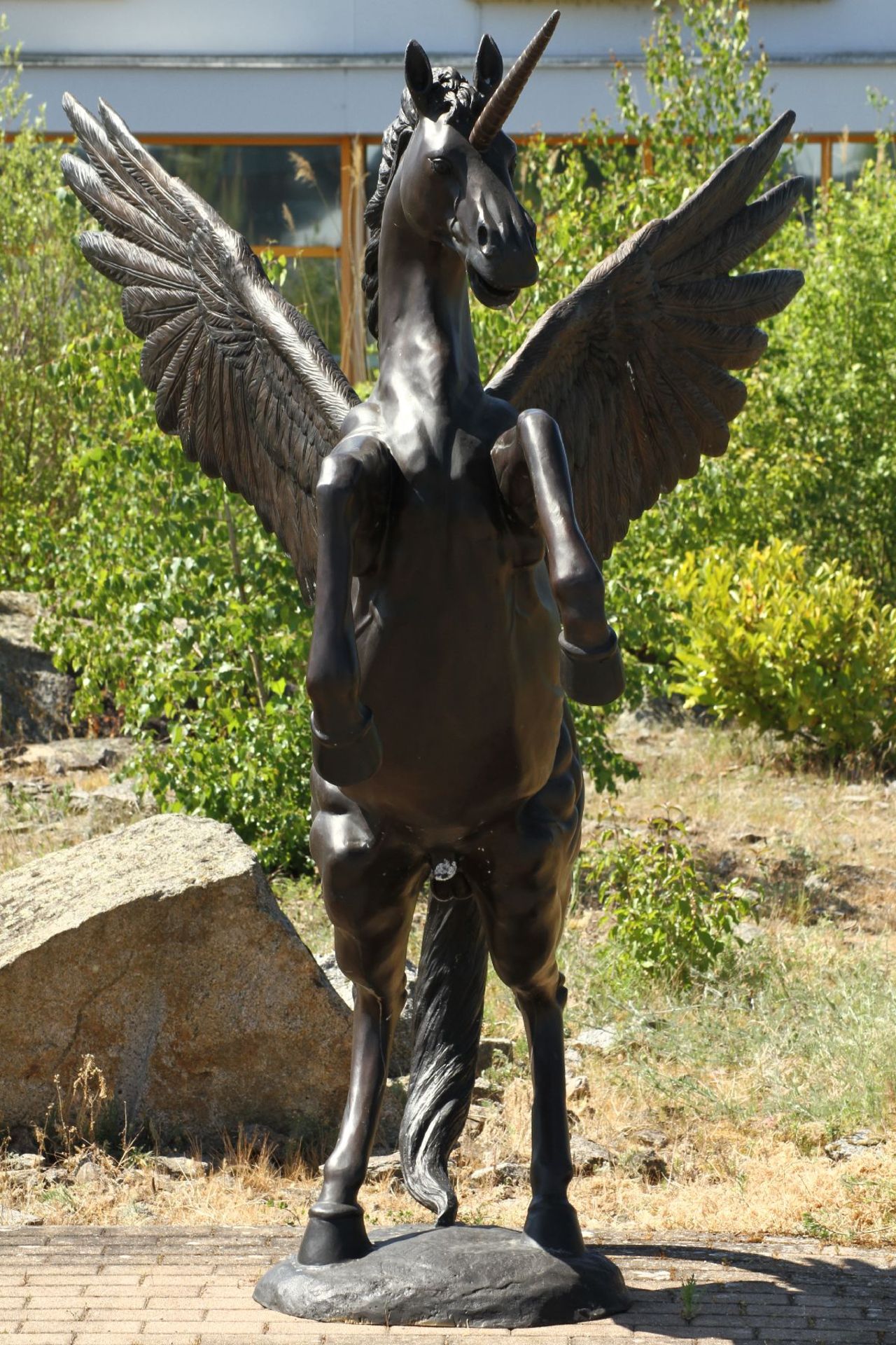 Pegasus, Bronze, anthrazit patiniert, in der griechischen Mythologie das Kind des Meeresgottes - Bild 2 aus 5