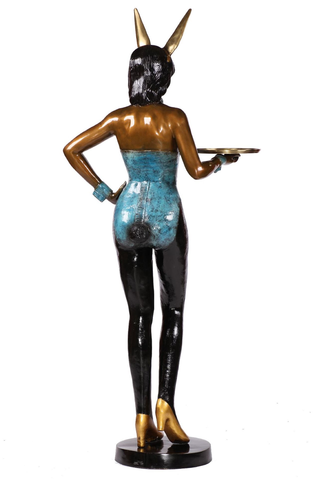 Kellnerin "Bunny", Bronze, Spezialpatina in schwarz sowie gold-, türkis- u. kupferfarben, Ohren - Bild 3 aus 3