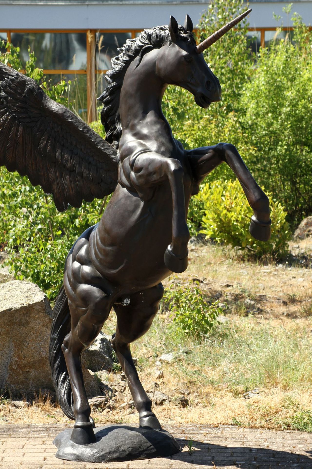 Pegasus, Bronze, anthrazit patiniert, in der griechischen Mythologie das Kind des Meeresgottes - Bild 4 aus 5