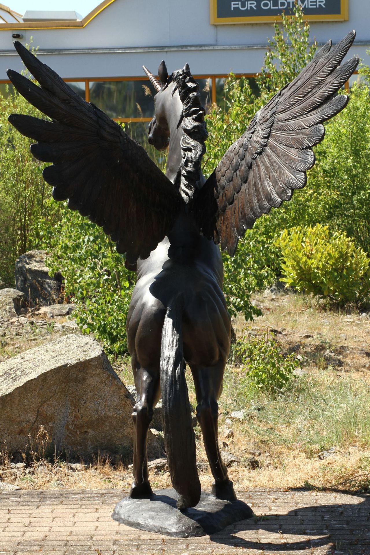Pegasus, Bronze, anthrazit patiniert, in der griechischen Mythologie das Kind des Meeresgottes - Bild 5 aus 5