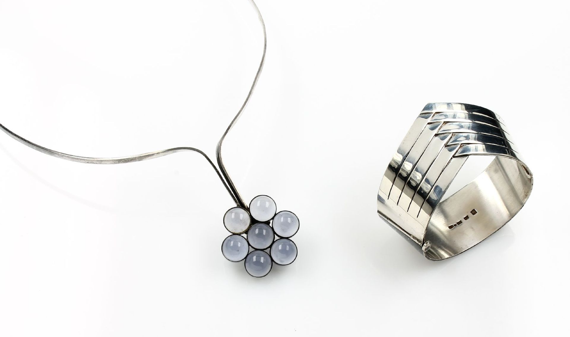 Designer Konvolut mit Mondsteinen, Meistermarke Kaunis Koru Oy Finnland, Silber, best. aus: