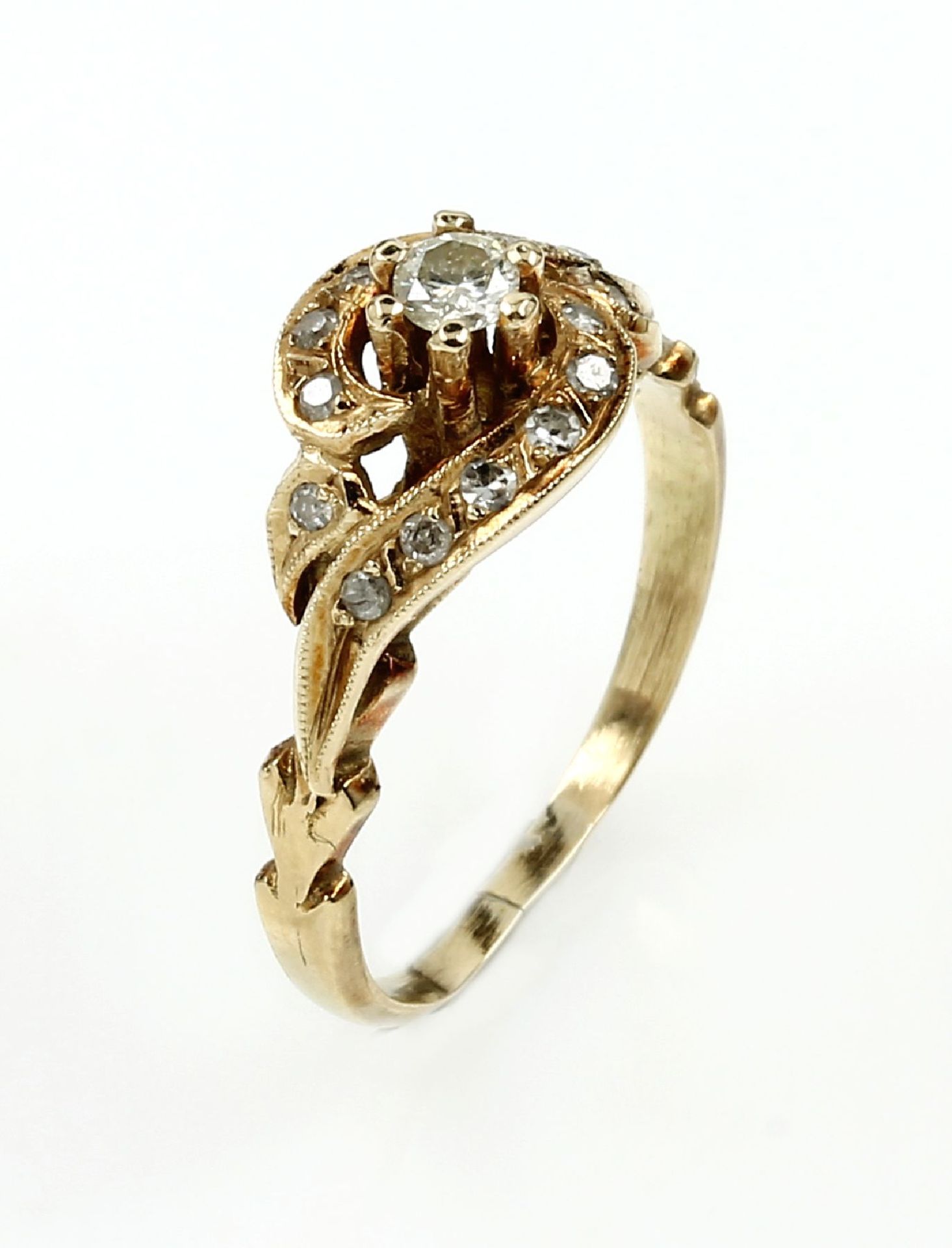 14 kt Gold Ring mit Brillanten, GG 585/000 gepr., mittiger Brillant ca. 0.10 ct Weiß/p, 14