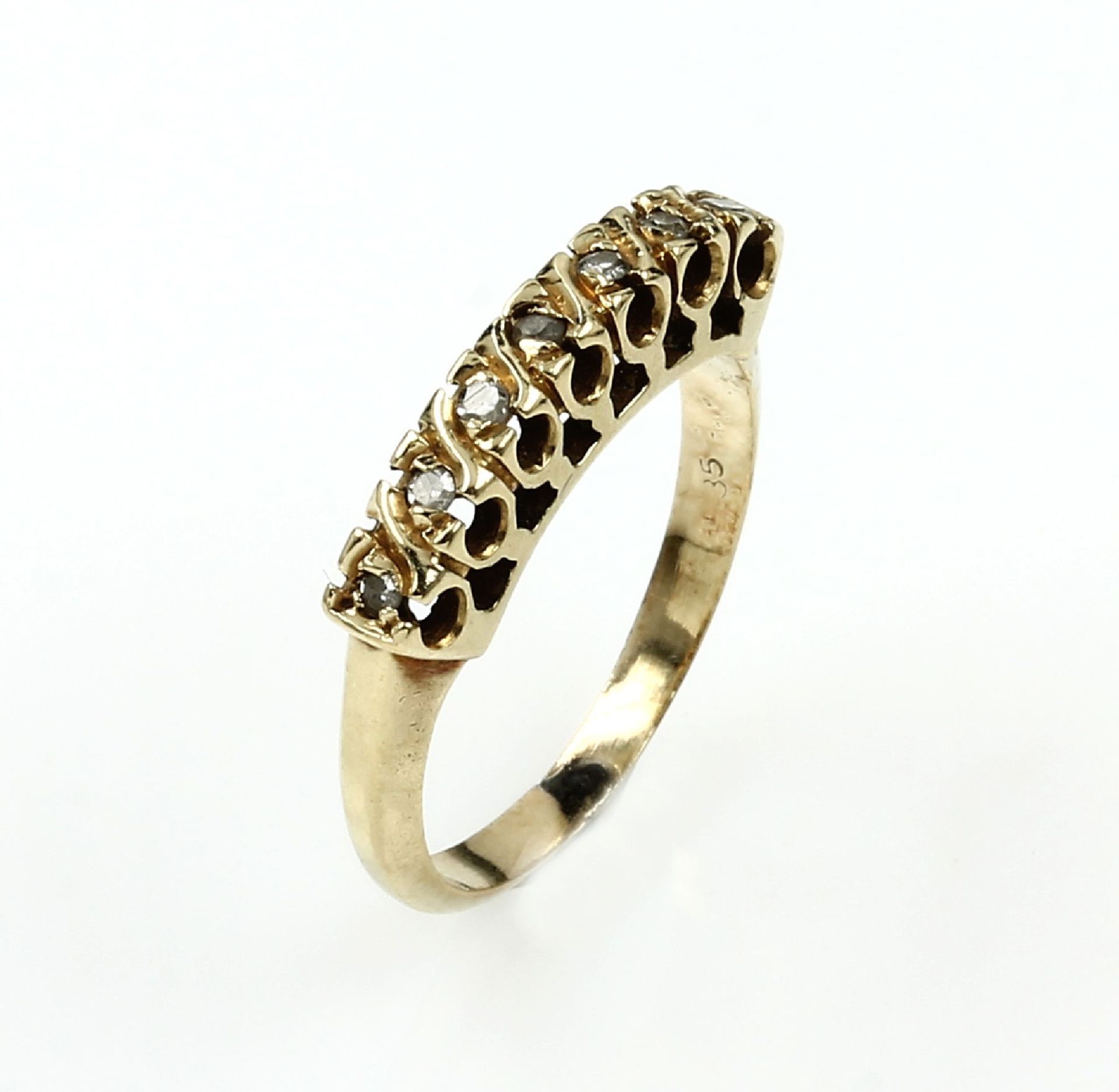 14 kt Gold Ring mit Diamanten, GG 585/000, 7 Diamanten zus. ca. 0.06 ct Weiß/p, RW 49, ca. 2.68 g