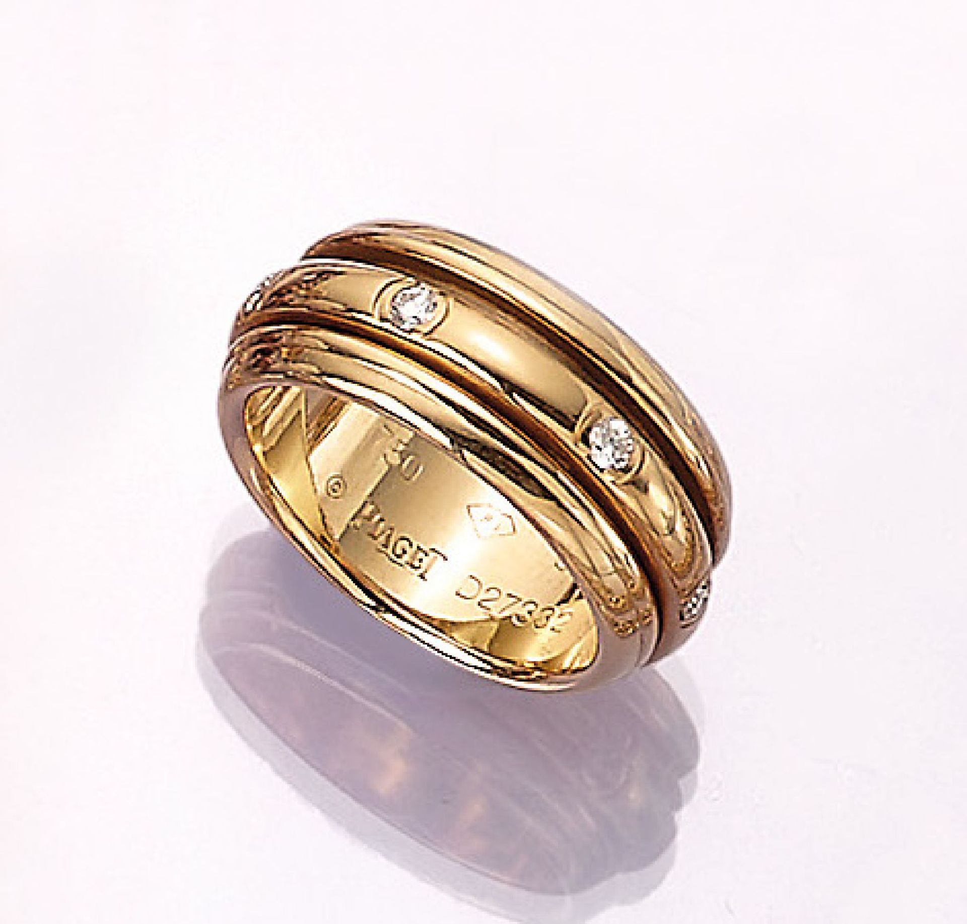 18 kt Gold PIAGET Ring mit Brillanten, GG 750/000, Brillanten zus. ca. 0.35 ct feines Weiß-Weiß/