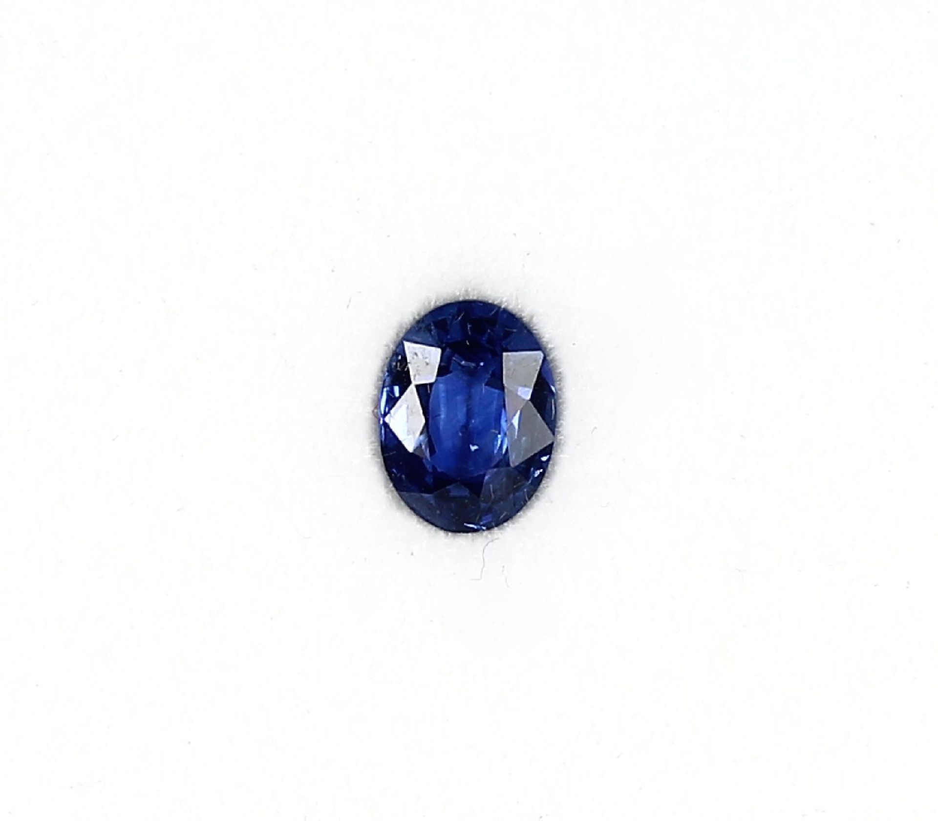 Loser Saphir, ca. 1.39 ct, oval facett., feine, blaue Farbe