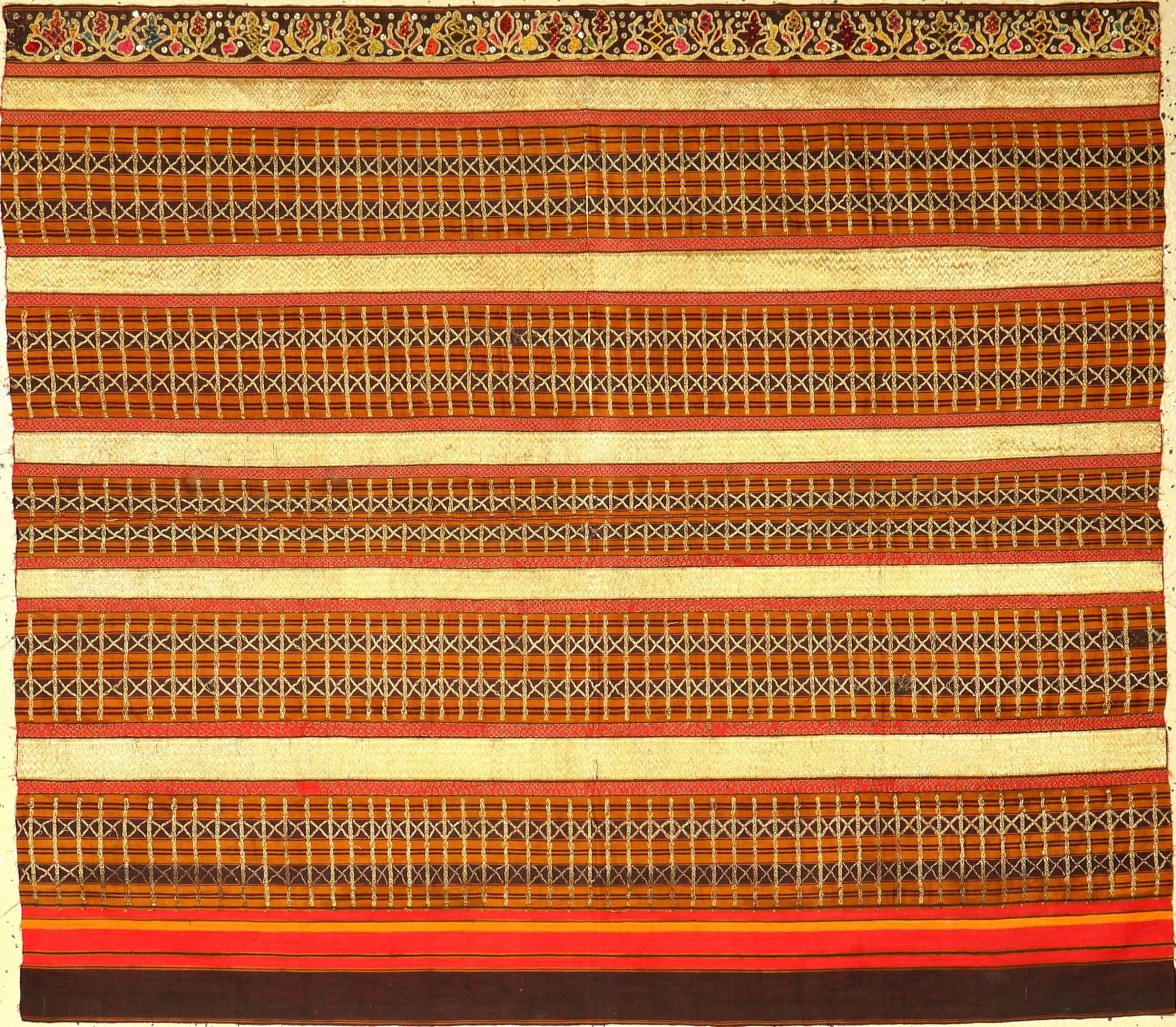 Feines indonesisches "Zeremonial-Textil" (Metallbroschiert) alt, Indonesien, um 1910/1920, Seiden-