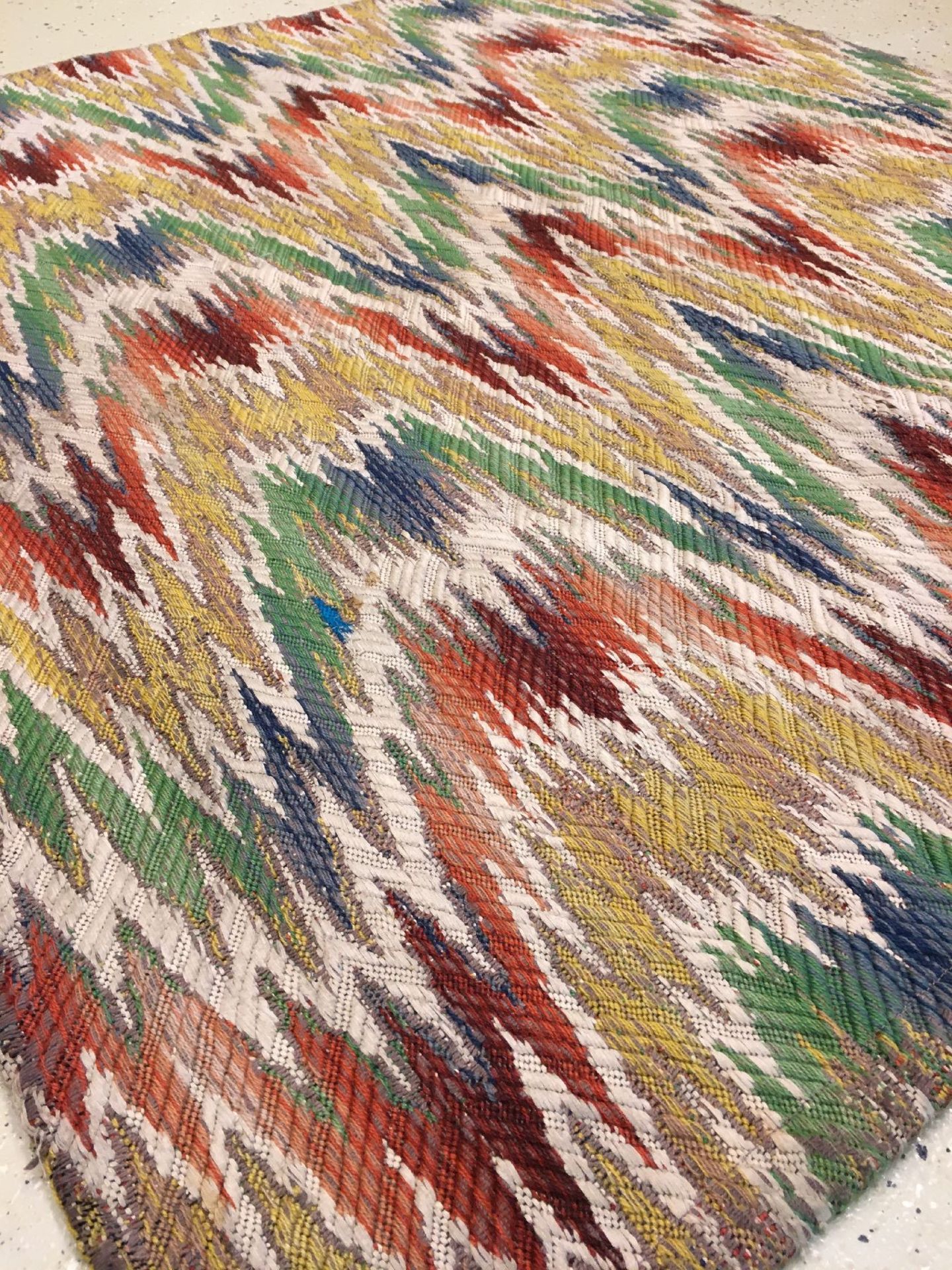 Seltenes Bargello "Textil" Stickerei antik (Flammen Muster), Italien, 19.Jhd., Wolle mit Baumwolle - Bild 5 aus 8