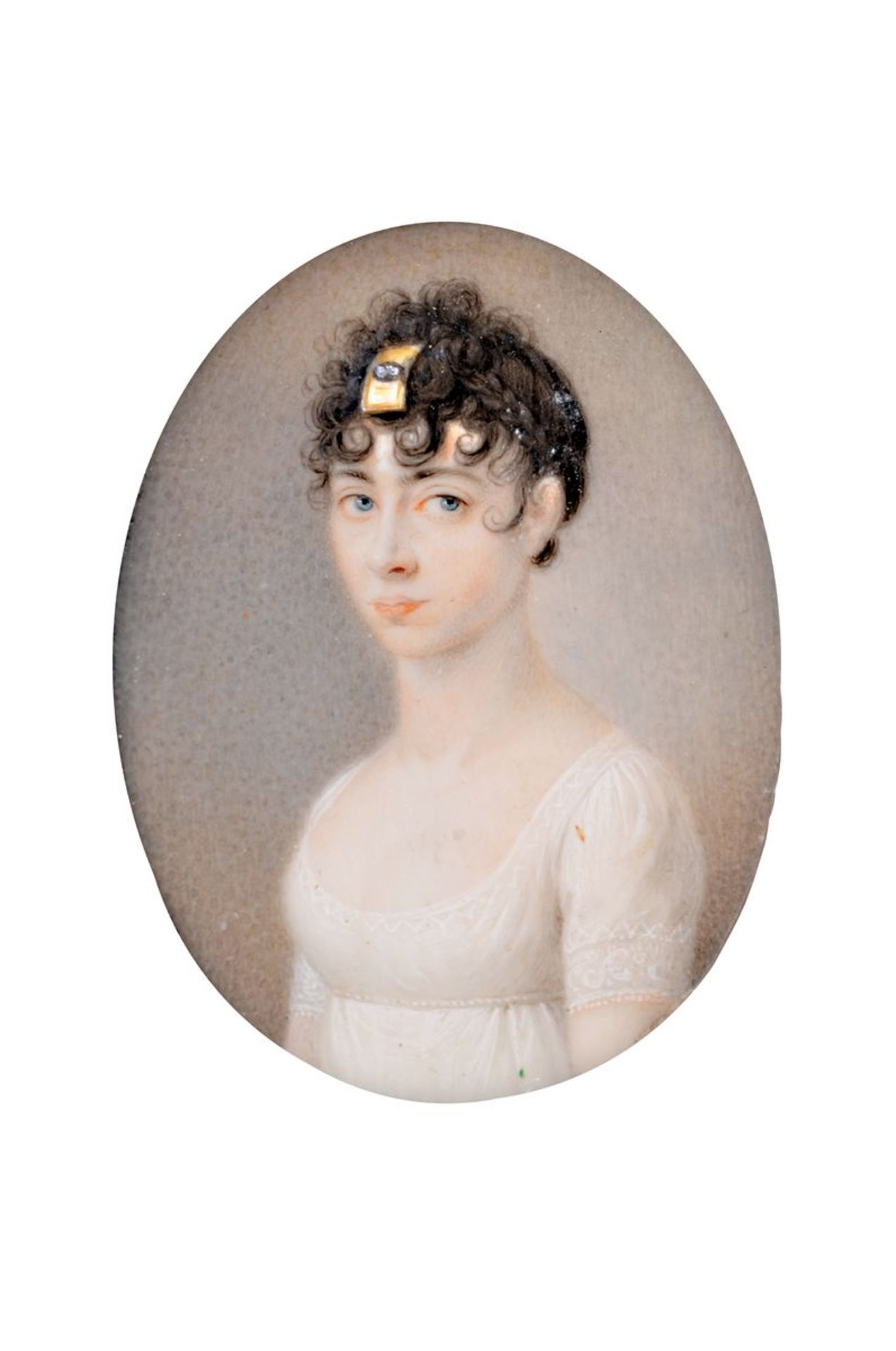 Miniaturmalerei, Frankreich, um 1800, Porträt einer jungen adeligen Dame im weißen Spitzenkleid,